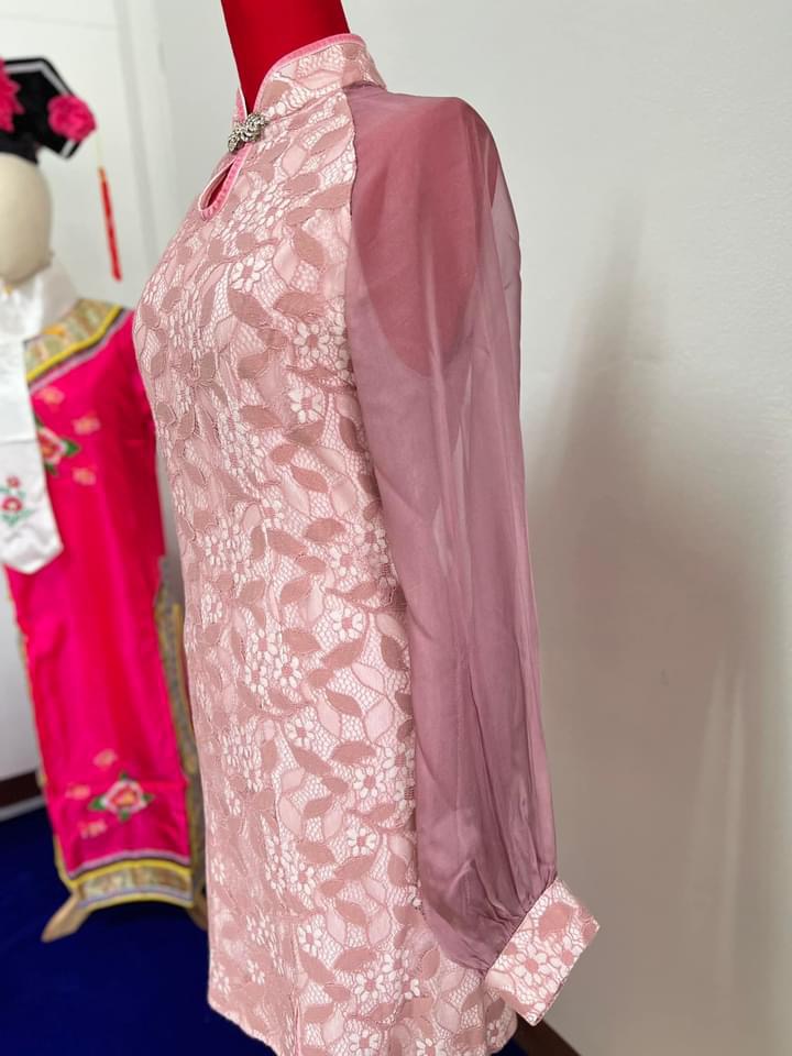 กี่เพ้าผ้าลูกไม้ มีซับใน แขนชีฟอง สไตล์เก๋ไก๋