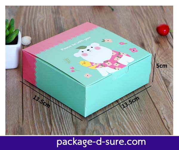 กล่องสี่เหลี่ยมจัตุรัส เปิดบน 13.5x13.5x5 สีเขียวมิ้นต์ ชมพู ลายหมีขาว