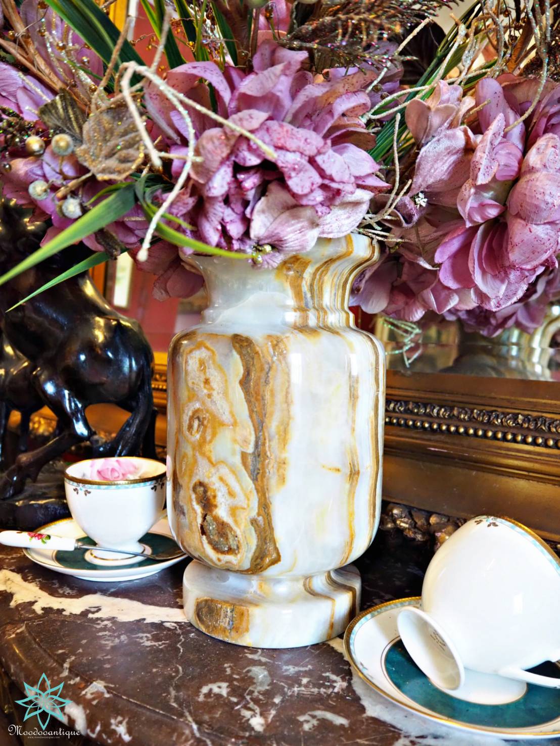 แจกันหินอ่อน