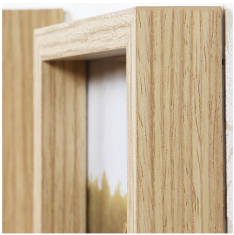 ชุดกรอบรูปติดผนัง Wood house กรอบรูป 4 ชิ้น + กรอบหนีบรูป พร้อมวัสดุติดตั้ง