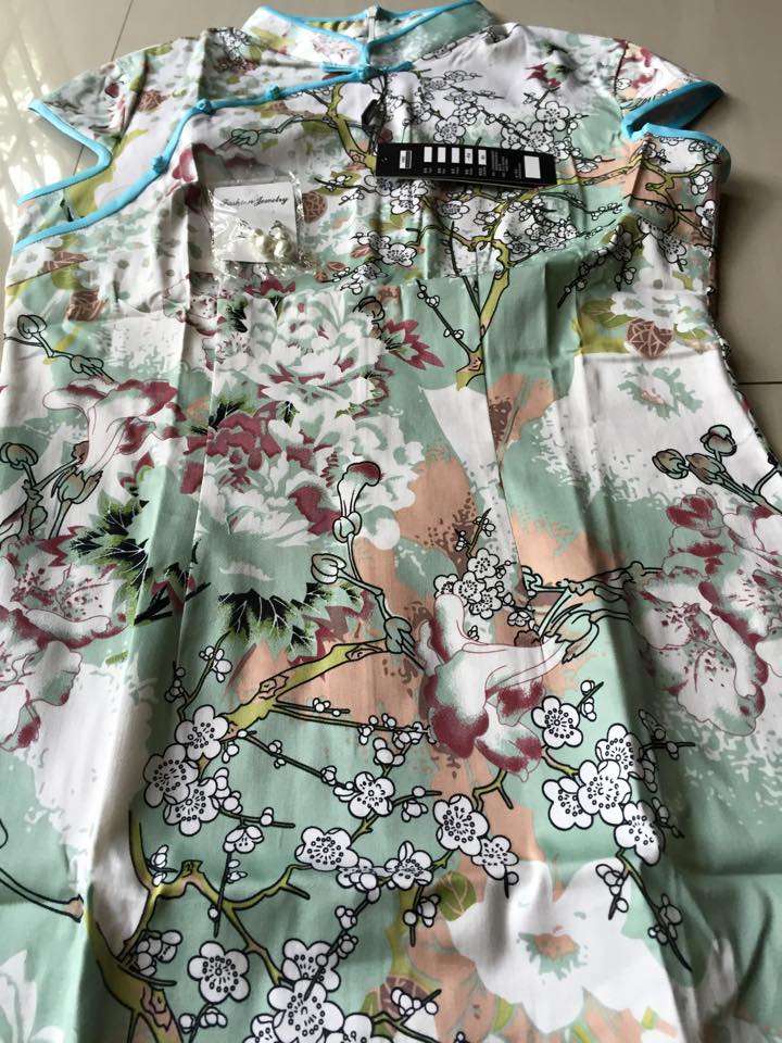 D2 79 - ชุดกี่เพ้า ลายดอกไม้