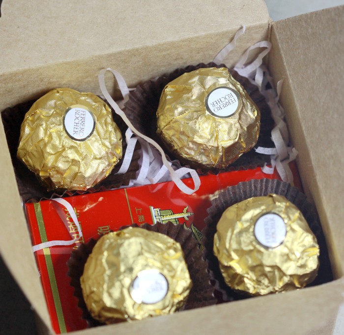 โปรโมชั่น//กล่องสี่เหลี่ยมจัตุรัส เปิดสี่ด้าน 9x9x6 กระดาษคราฟ **แพ็ค 50 ใบ**