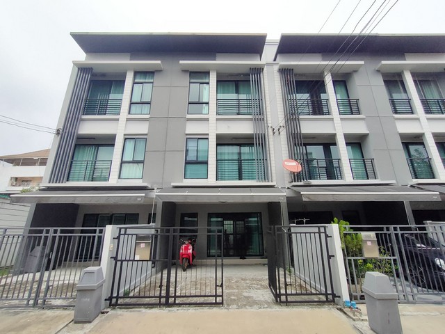 (MH0168) ขายและให้เช่าทฮ. 3 ชั้น ม.บ้านกลางเมือง พระราม 2-พุทธบูชา Built-in พร้อมอยู่