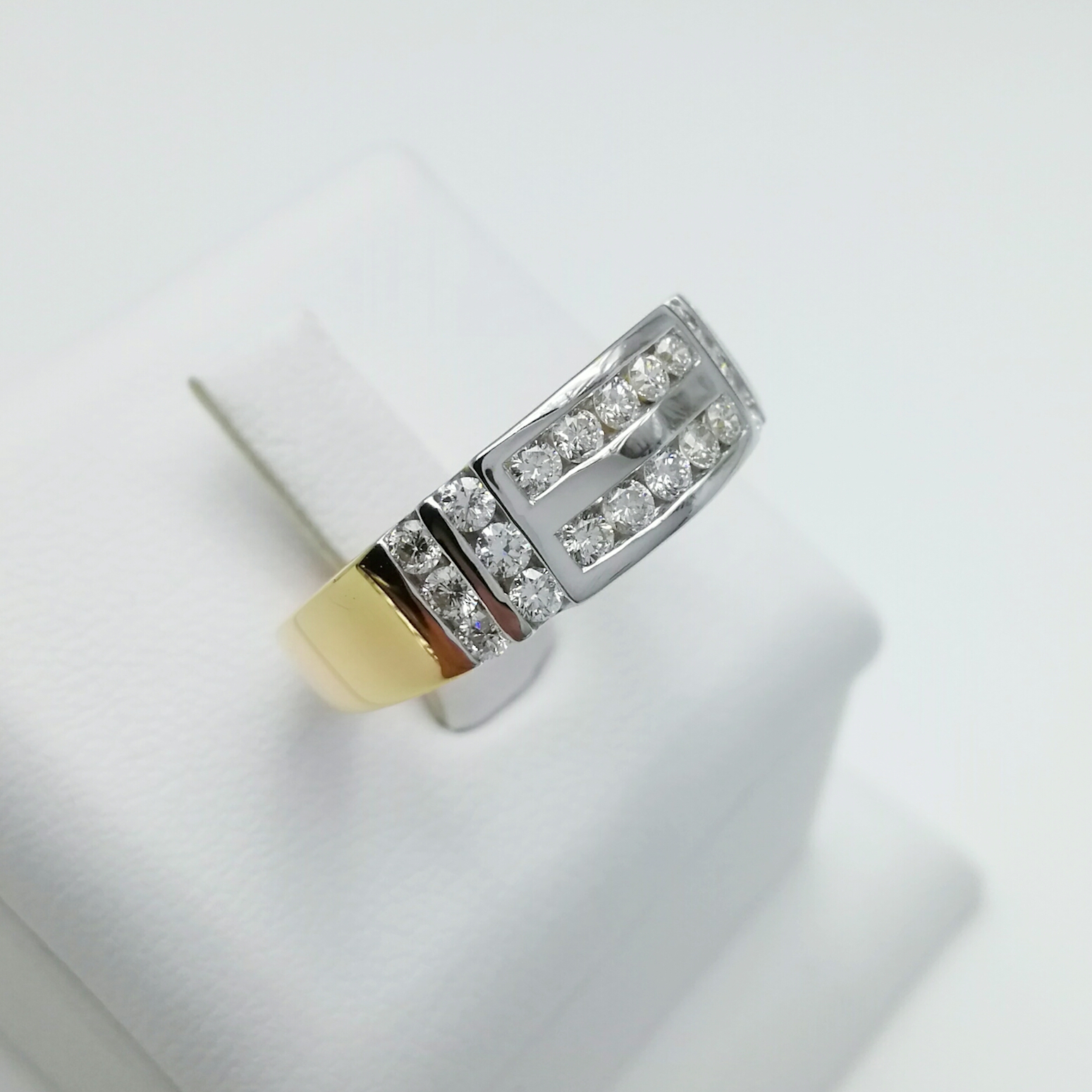 แหวนเพชรแท้น้ำหนักรวม 0.44 cts