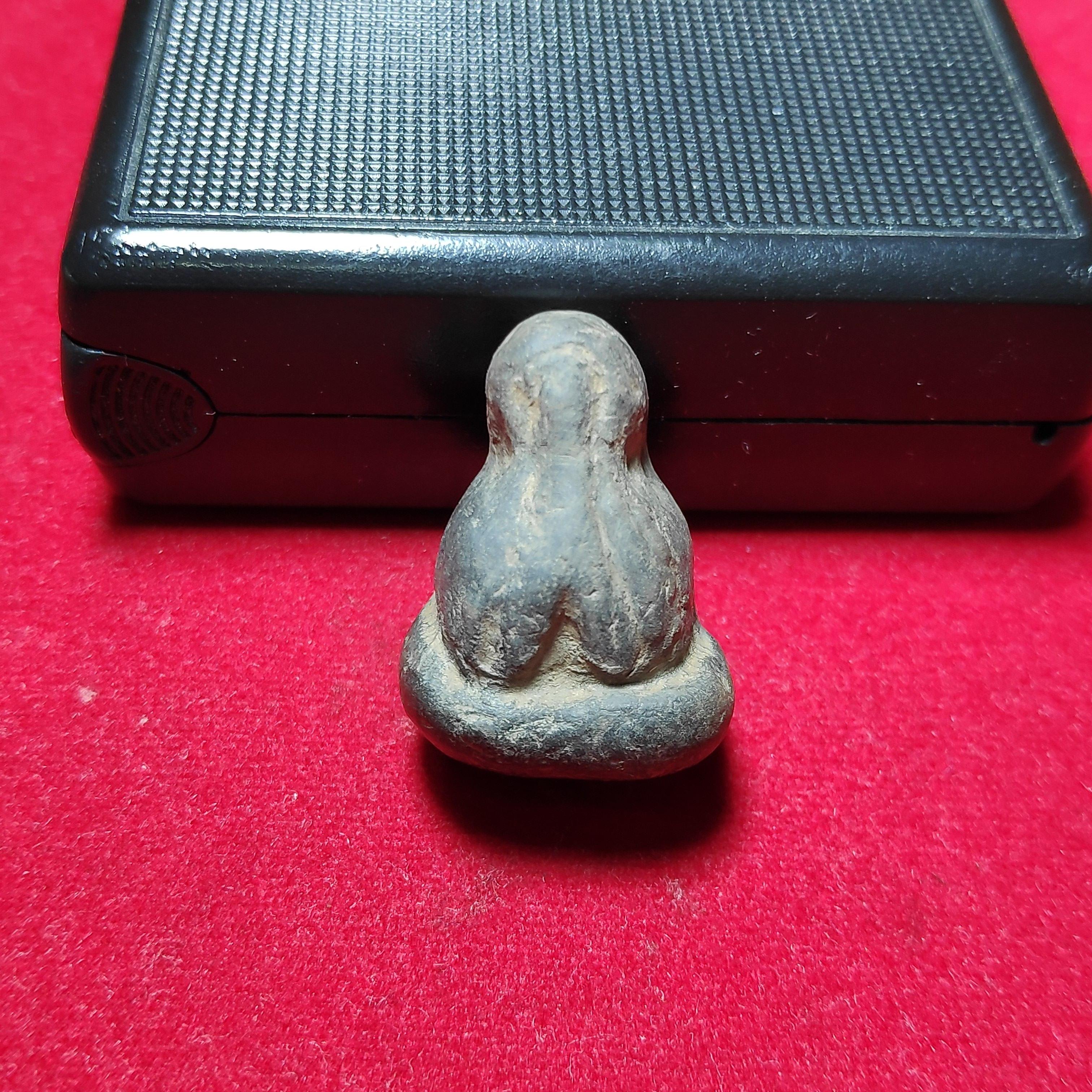 พระปิดตาพิมพ์ชลูดหลวงปู่บุญวัดกลางบางเเก้วหลังยันต์เฑาะว์