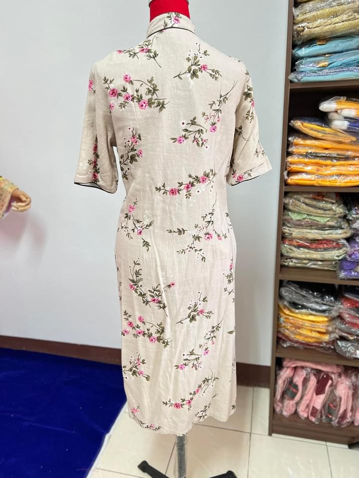 กี่เพ้าสไตล์ฮ่องกง สีเบจ ผ้าฝ้าย มีซับใน