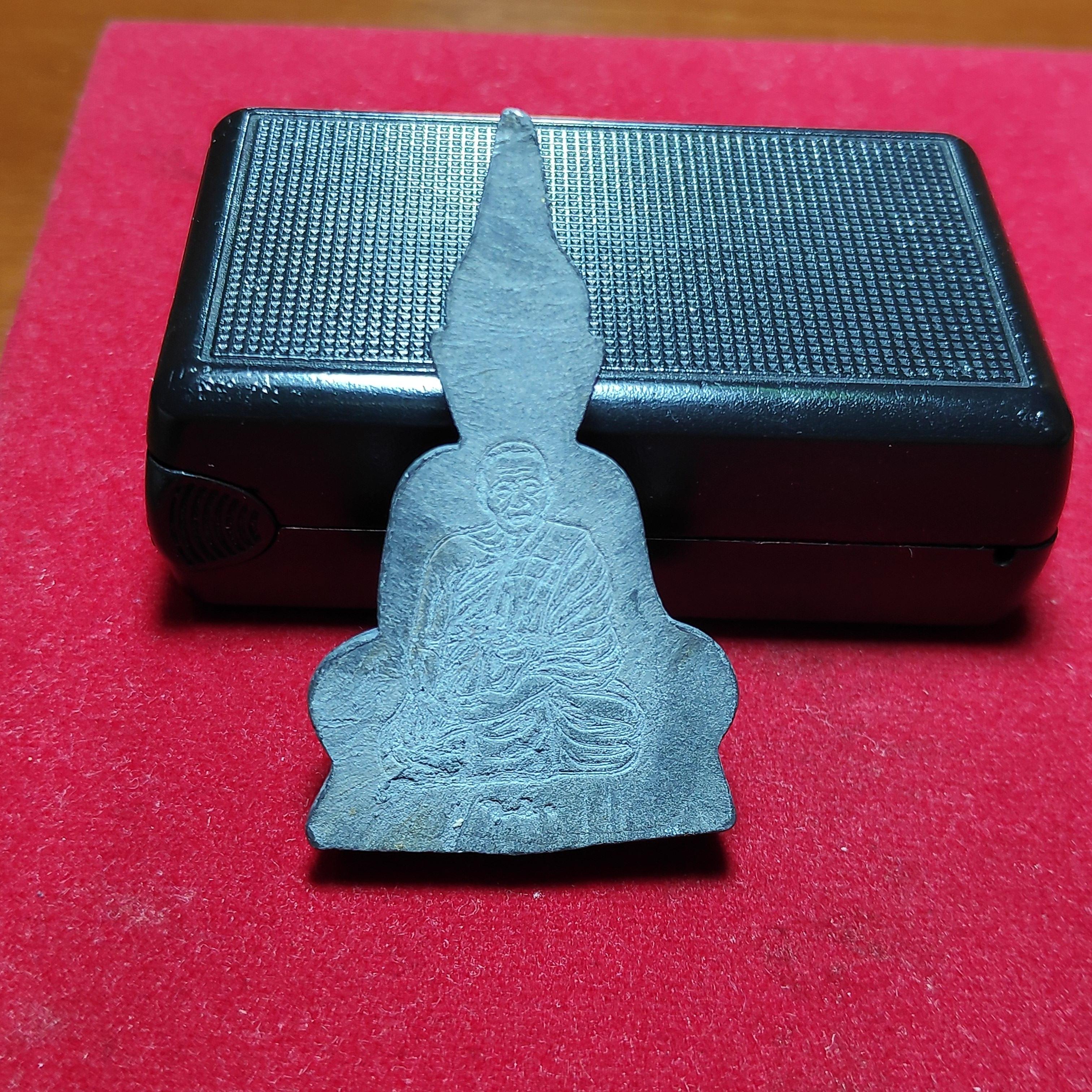 พระท่ากระดานหลังรูปเหมือนหลวงพ่อนารถวัดศรีโลหะเนื้อตะกั่ว