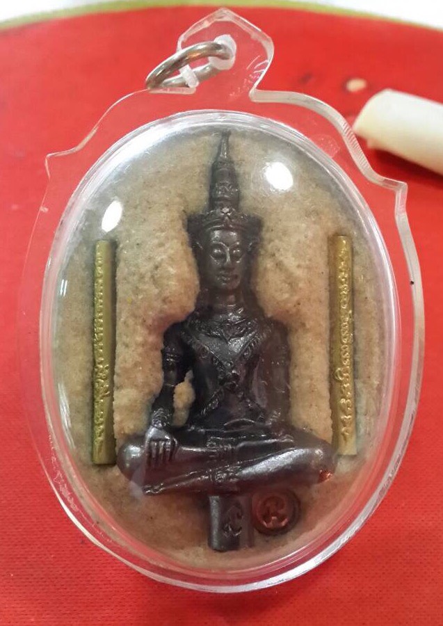 ล็อกเก็ตสมเด็จพระเจ้าตากสินมหาราชหลังพระยอดธงวัดสุทธาวาสปี2551