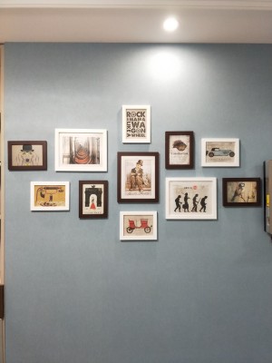 ชุดกรอบรูปติดผนัง Brown&White11 (History) กรอบรูปไม้สีขาวน้ำตาล 11 ชิ้น พร้อมภาพตามแบบและวัสดุติดตั้ง