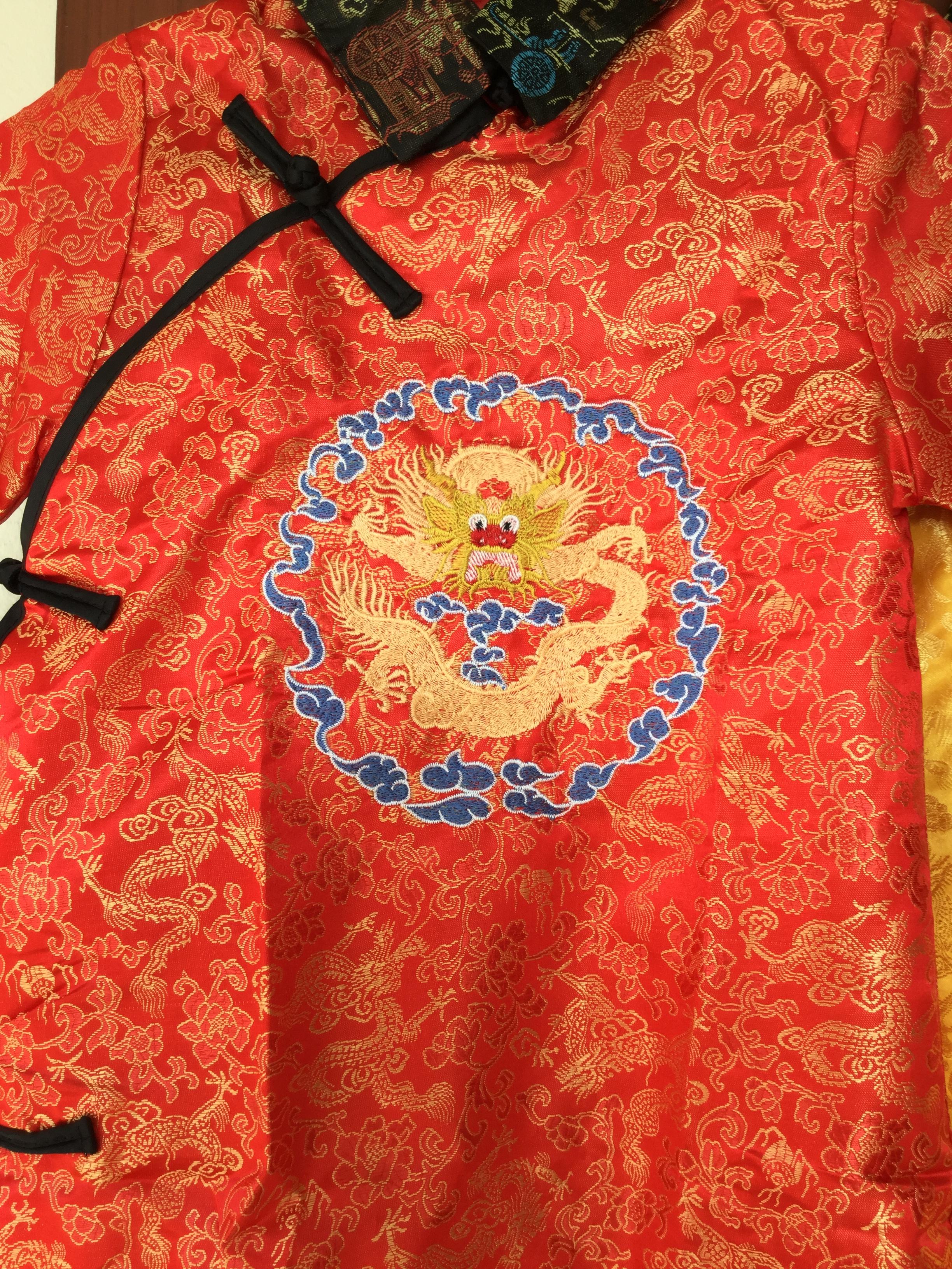 ชุดองค์ชายราชวงศ์ชิง สีแดง ลายมังกรรหัส HV75
