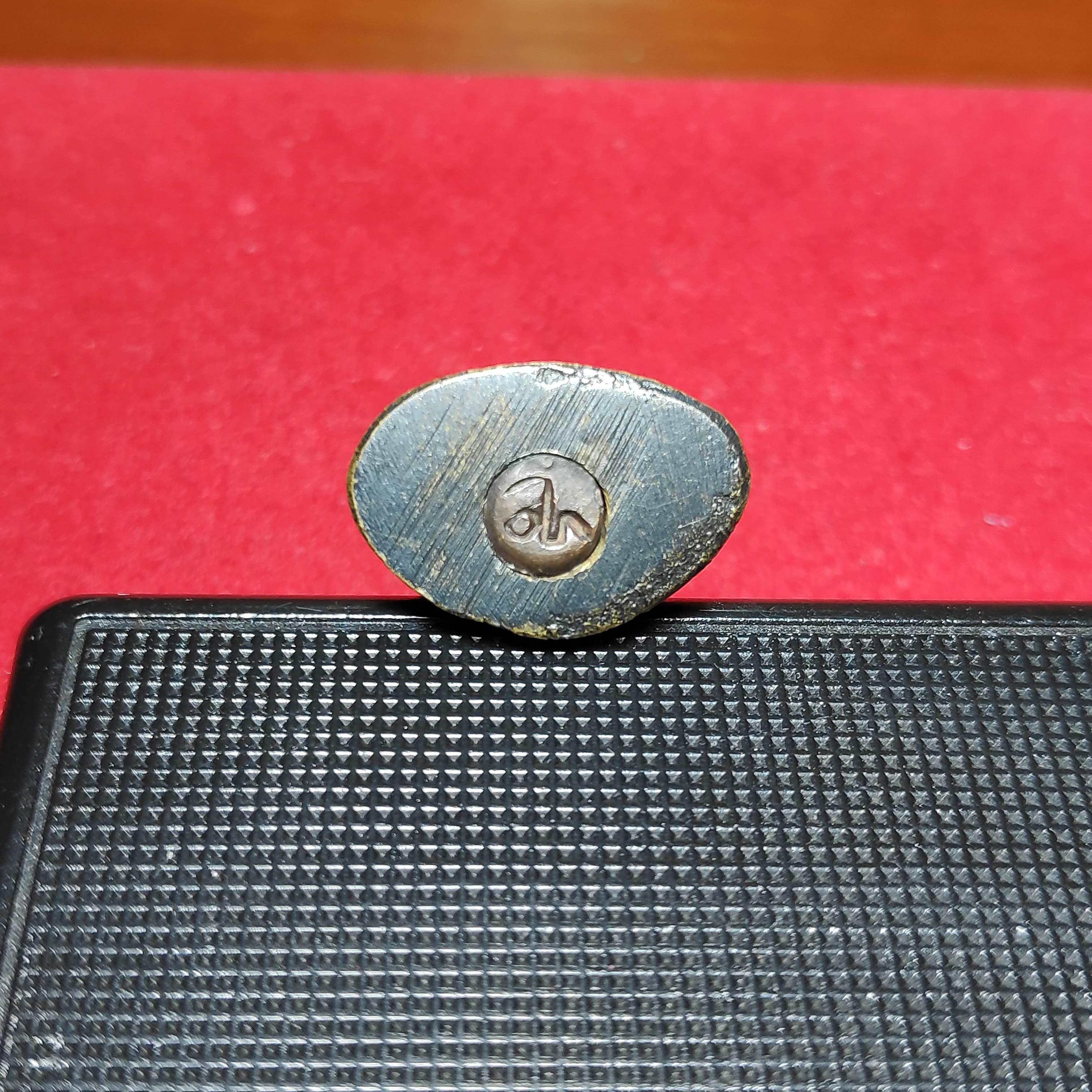 พระกริ่งหลวงพ่อหยอดวัดเเก้วเจริญก้นตอกโค๊ต