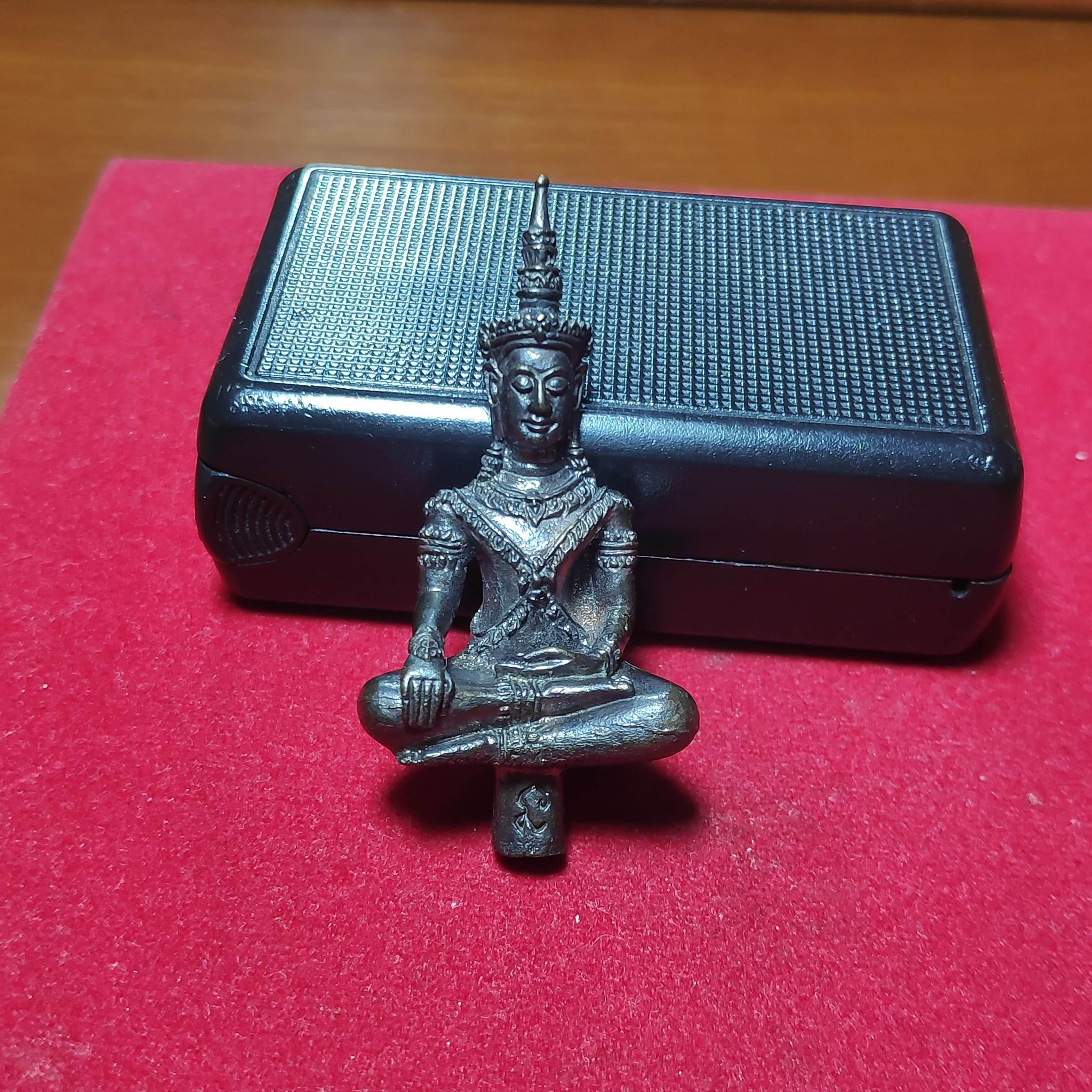 พระยอดธงทรงเครื่องรุ่นชนะมารหลวงพ่อคูณวัดบ้านไร่ปี2536