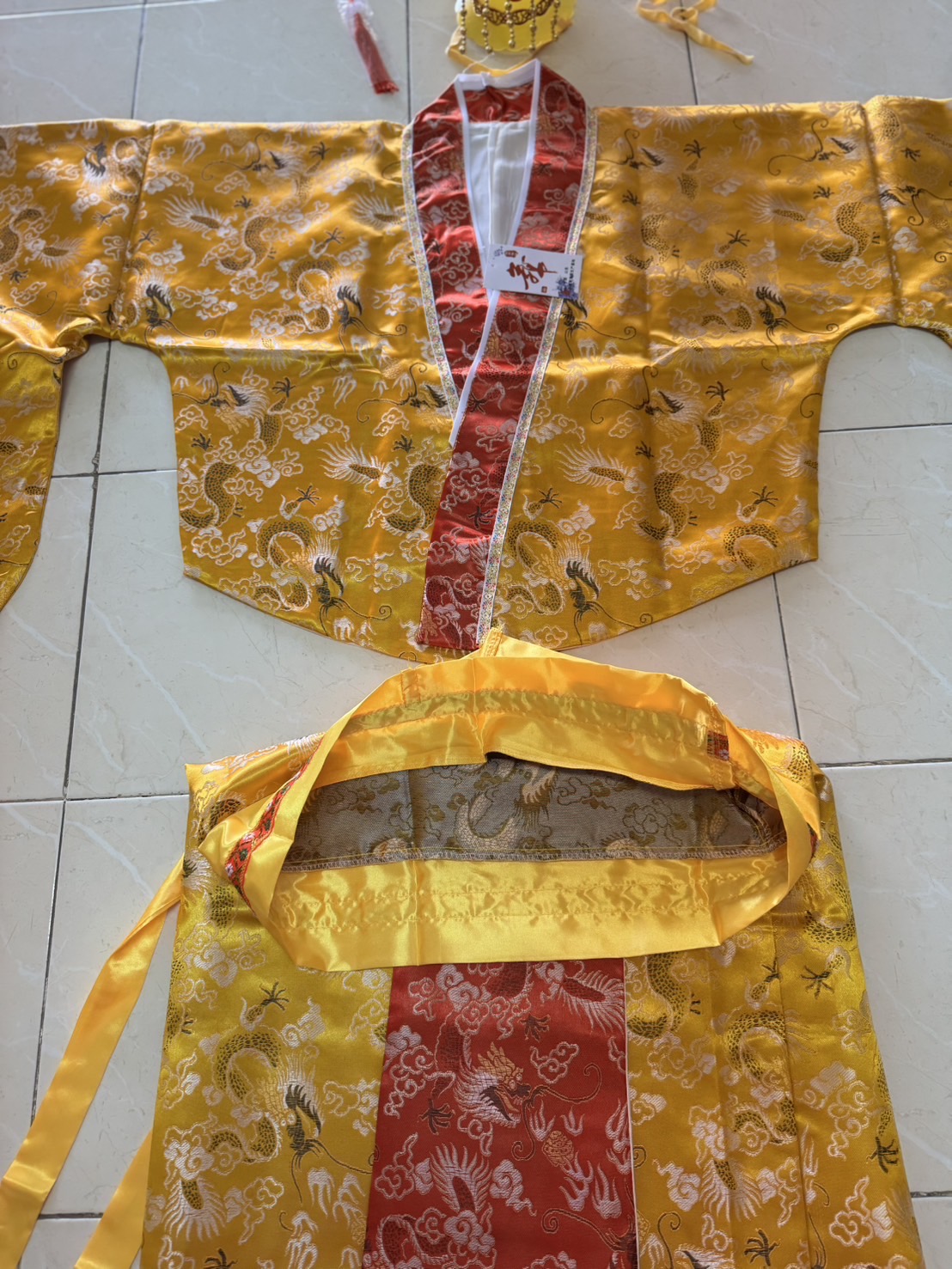 ชุดจักรพรรดิฮั่น สีทอง รหัส KK 107 สินค้าพร้อมส่ง