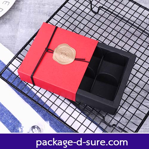 กล่องช็อคโกแลต 4 ช่อง 9.3x9.3x3.5 สีแดง