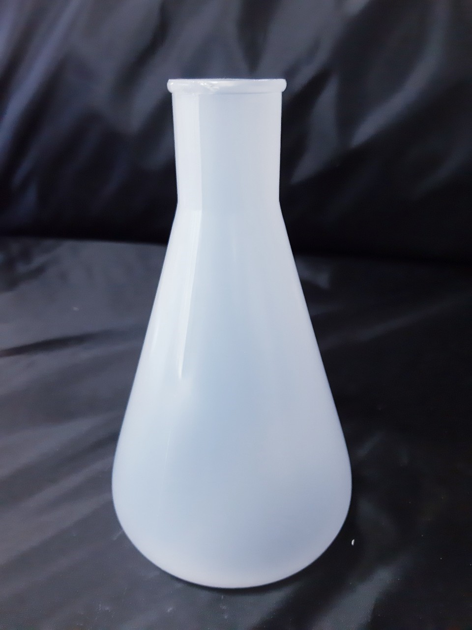Elrenmeyer flask ขวดรูปชมพู่
