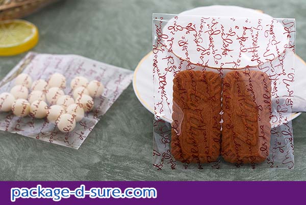 ล้างสต็อก//ถุงคุกกี้ แถบกาว 10x11 ลายตัวอักษรน้ำตาล พื้นใส แพ็ค 100 ใบ