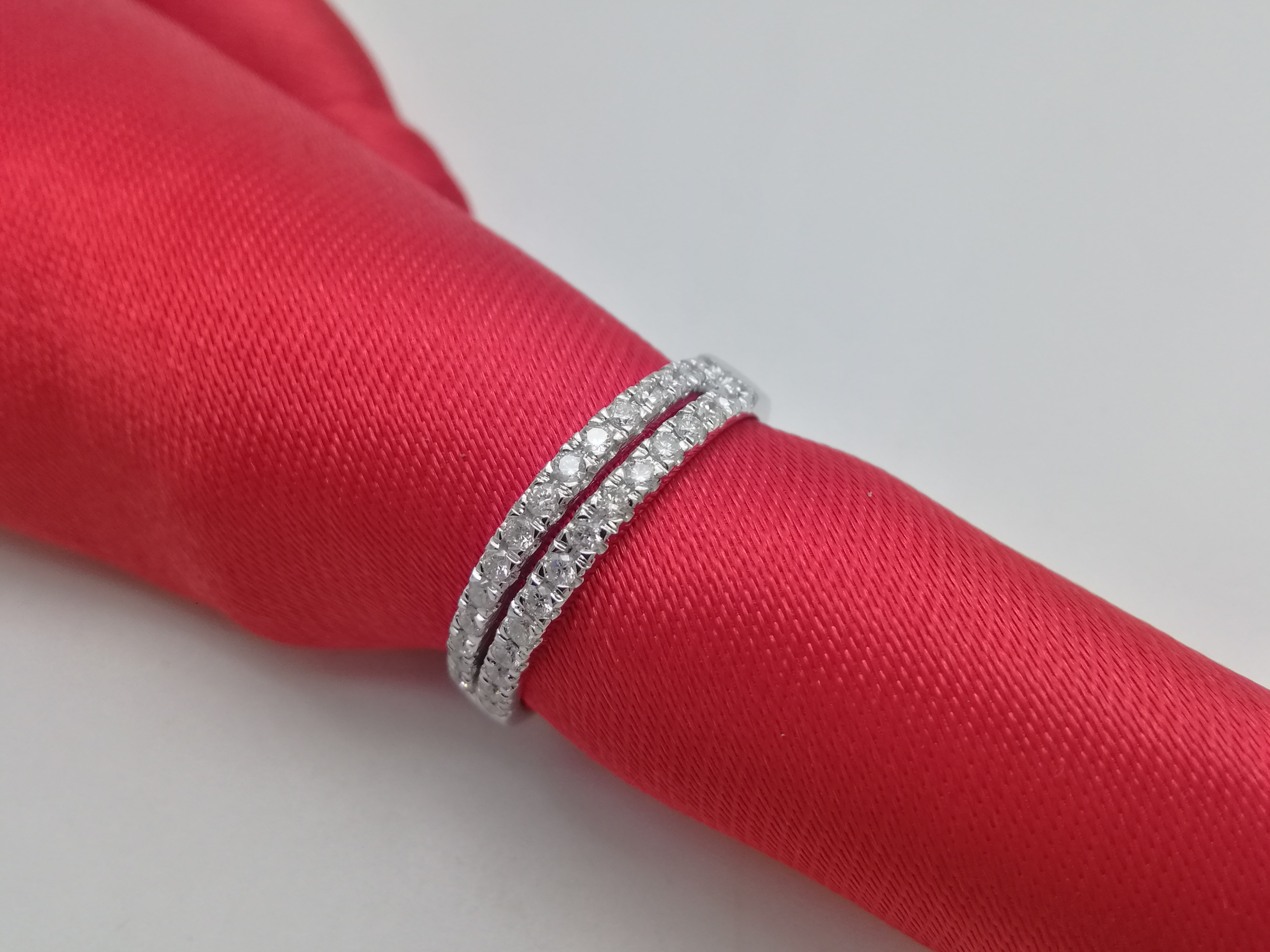 แหวนเพชรแถวเรียงรวม 0.30 cts