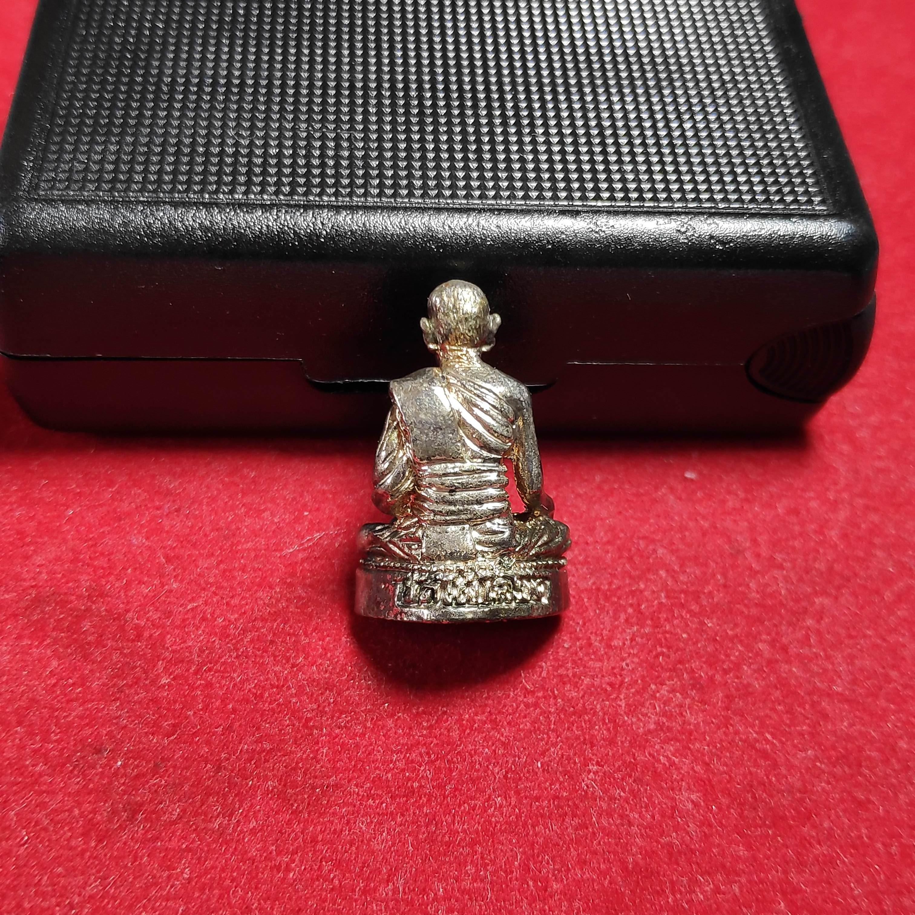 รูปหล่ออุดกริ่งหลวงพ่อสดออกวัดไผ่เลี้ยง