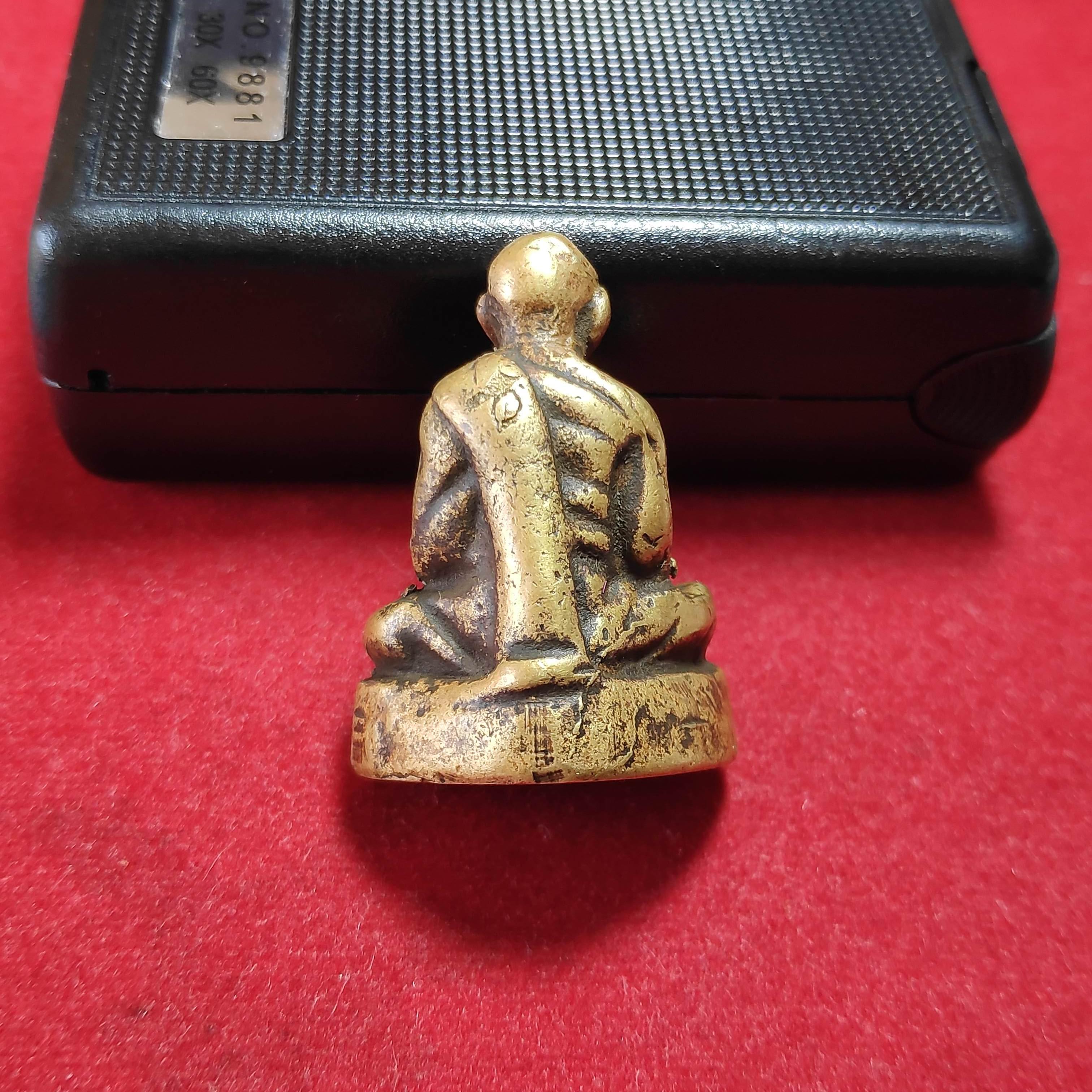 รูปหล่อโบราณหลวงพ่อคล้ายวัดสวนขันพิมพ์ก้นอุปี2507