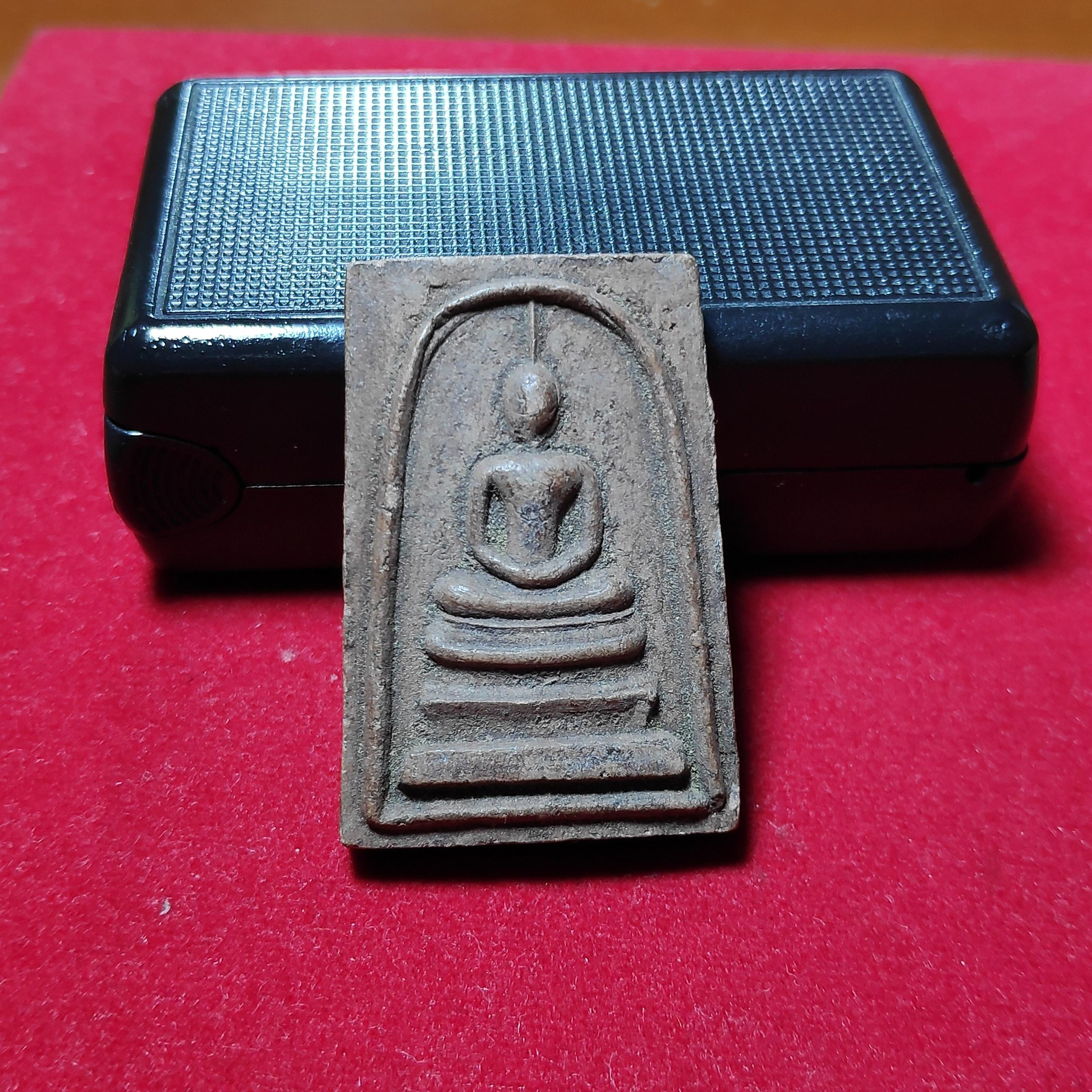 พระสมเด็จเนื้อผงหลังยันต์จม