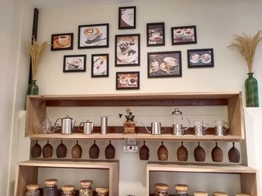 ชุดกรอบรูปติดผนัง Coffee Room กรอบรูป 11 ชิ้น พร้อมรูปภาพตามแบบและวัสดุติดตั้ง