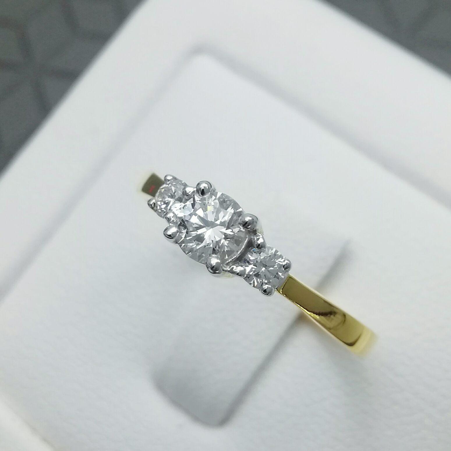 แหวนเพชรแท้GIA น้ำหนักรวม 0.33 cts