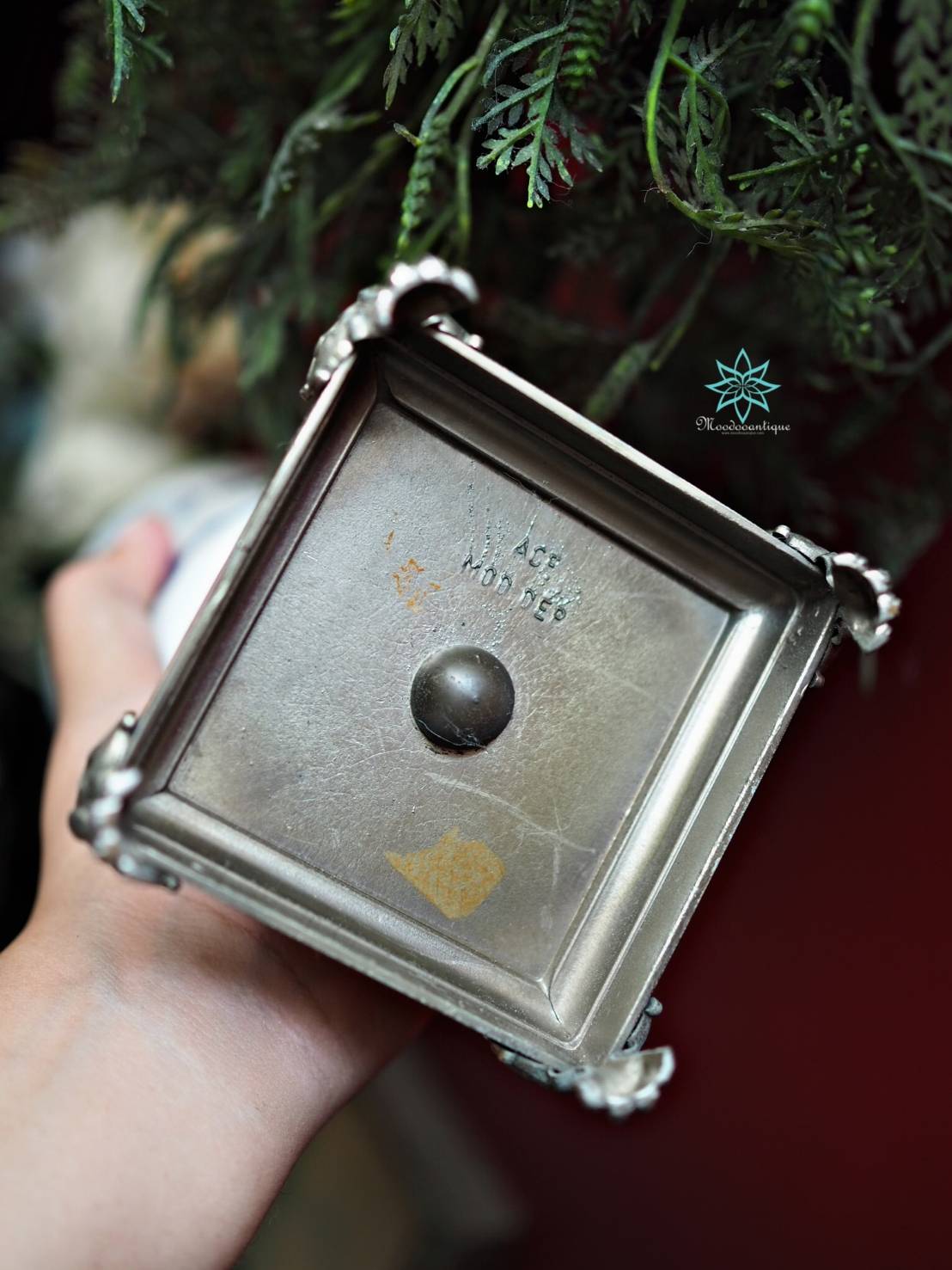 โถเซรามิค รูปนกฟินิกซ์คู่ ฐานและที่จับเป็น silver plates