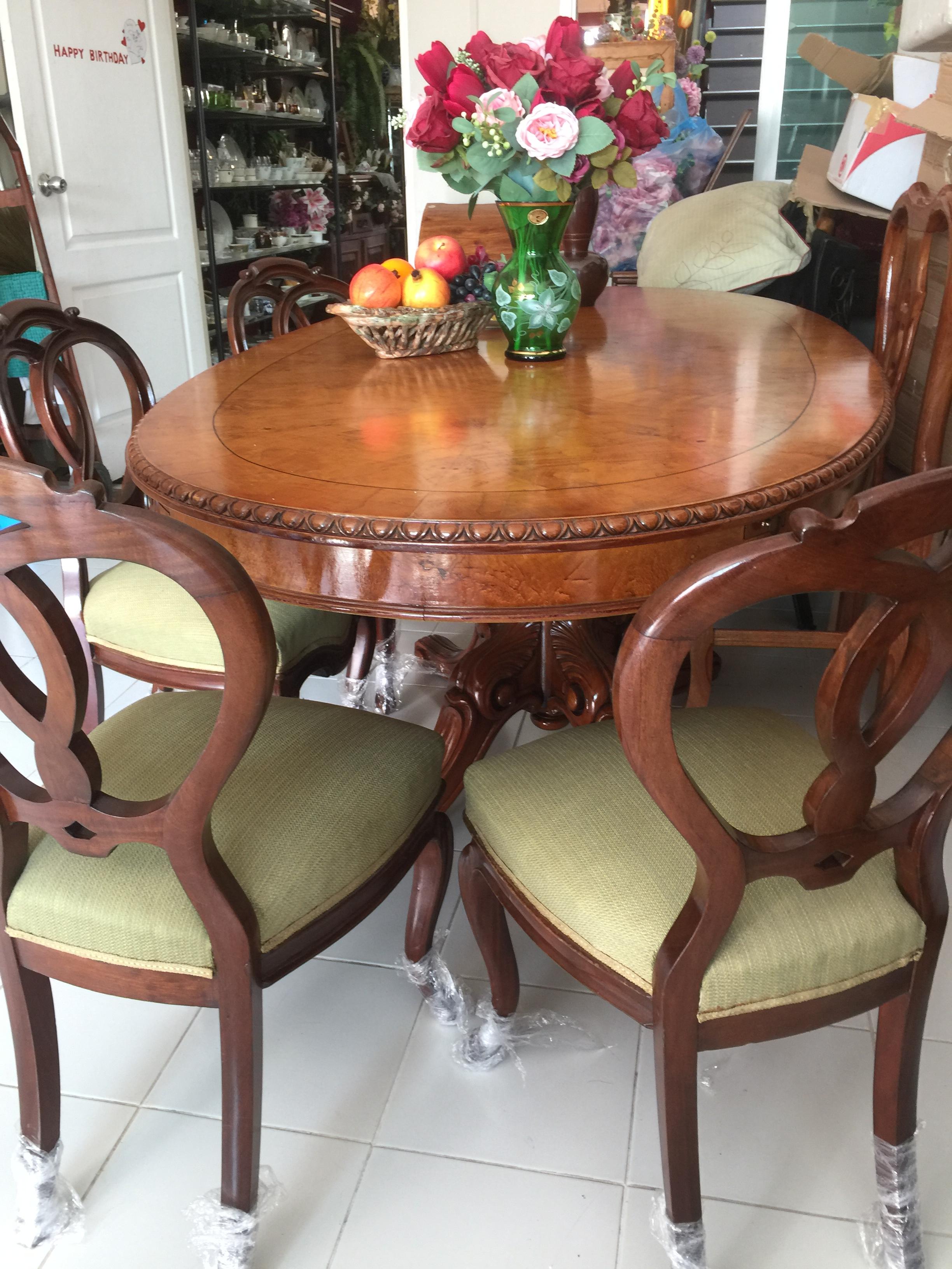 ชุดโต๊ะอาหารไม้วอนัท