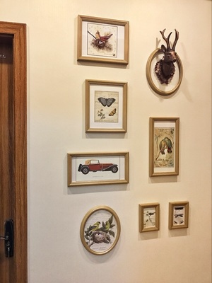 ชุดกรอบรูปติดผนัง Deer Model : กรอบรูปไม้ 8 ชิ้น+หัวกวาง พร้อมรูปภาพตามแบบและวัสดุติดตั้ง