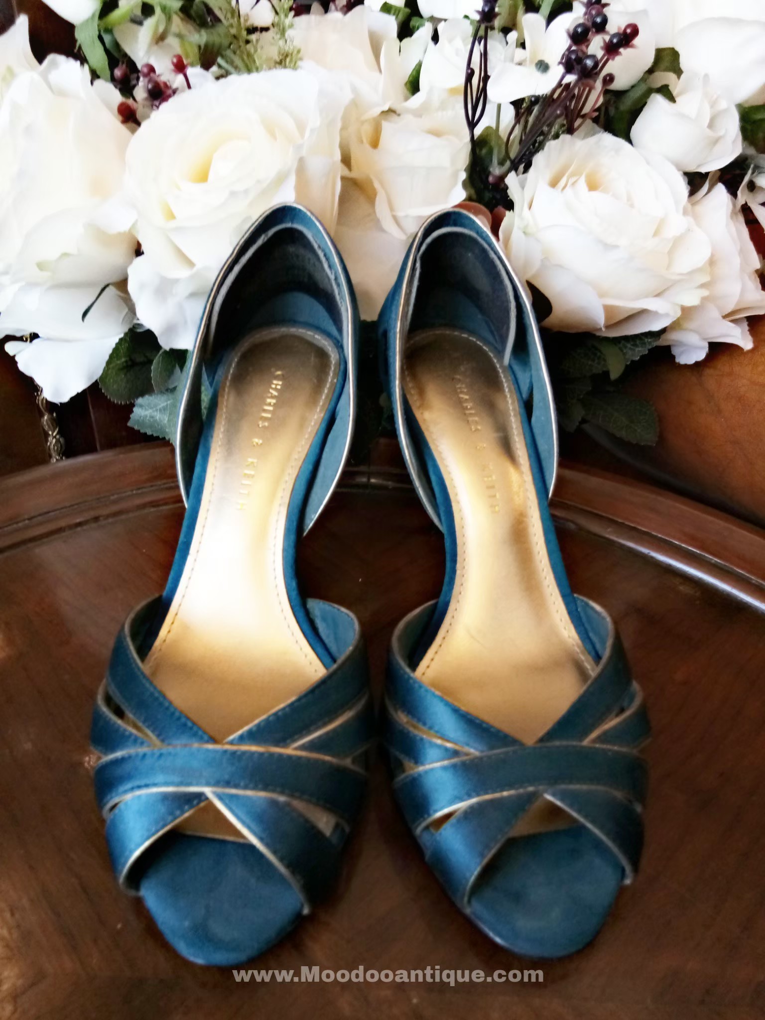 รองเท้า Charles & Keith ( Used) สีนำ้ทะเล