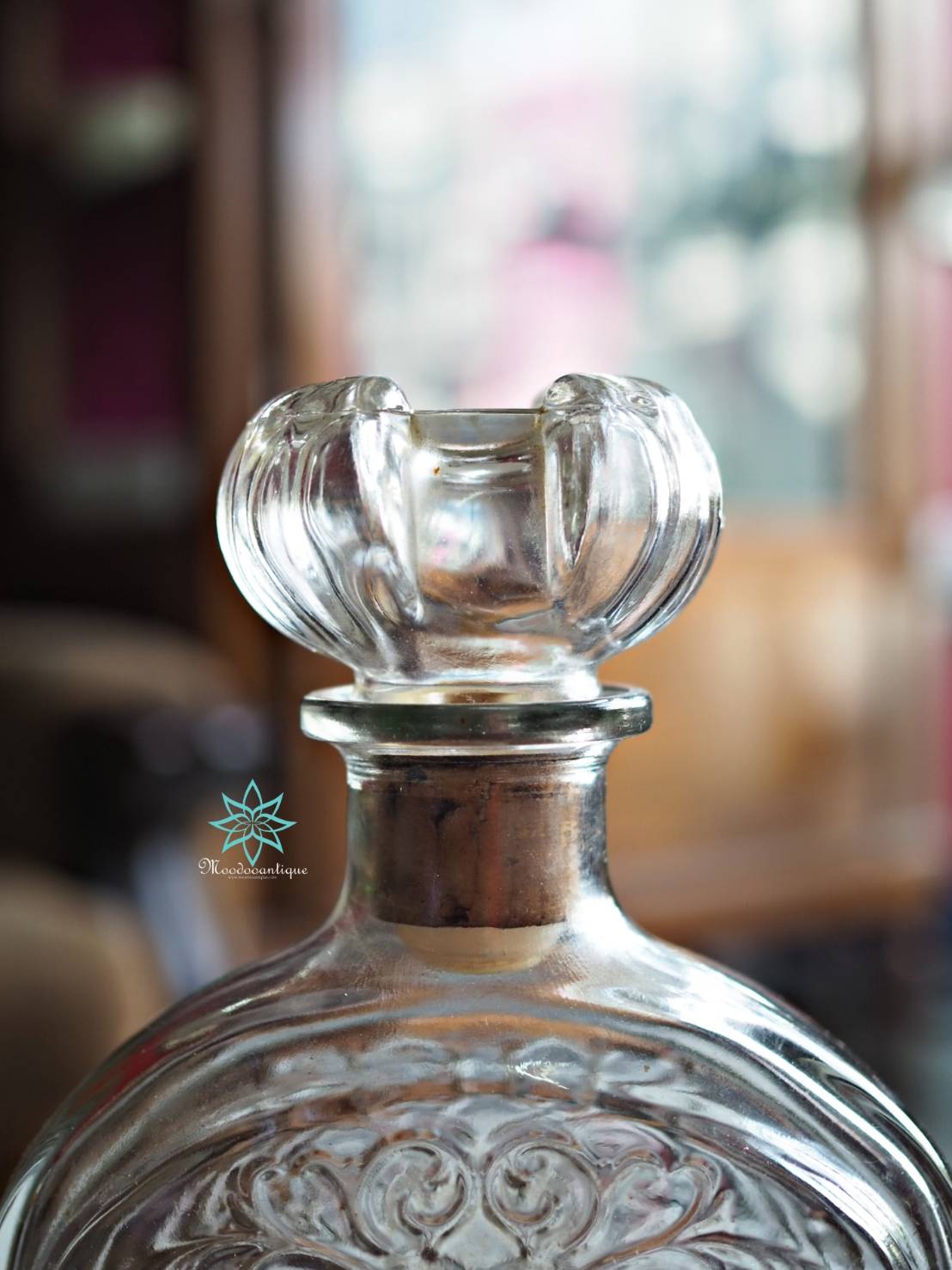 1953 Schenley Whiskey Embossed Glass Bottle Decanter With Cork Top