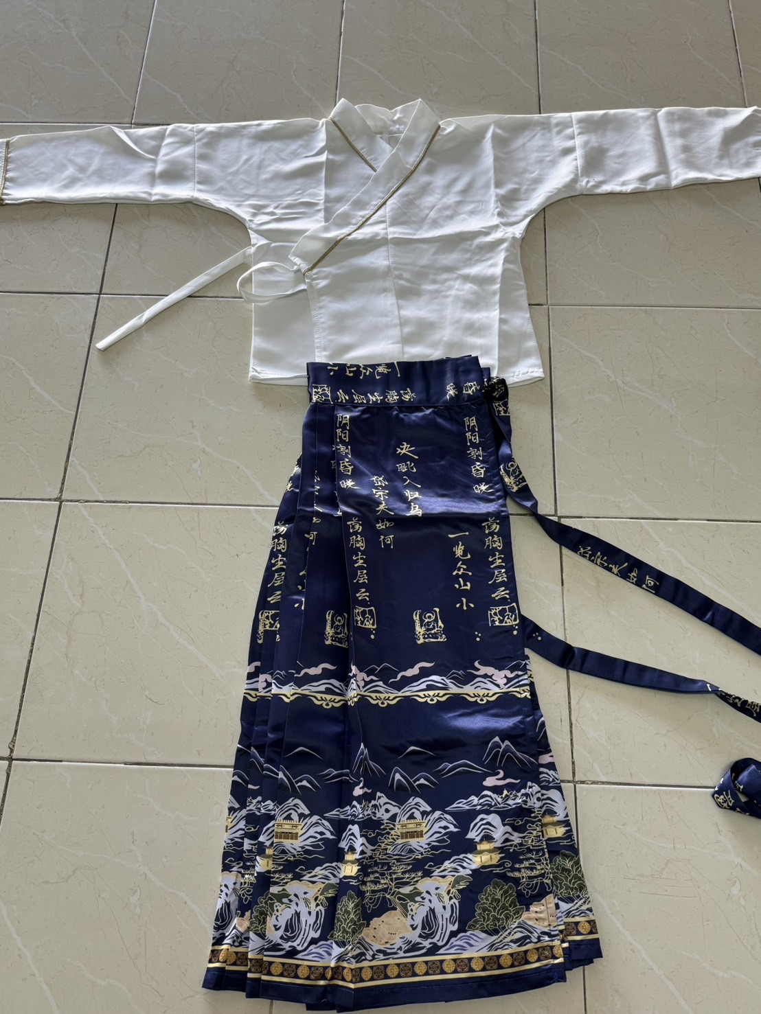 ชุดฮั่นฝู สีน้ำเงิน รหัส FH 553 สินค้าพร้อมส่ง