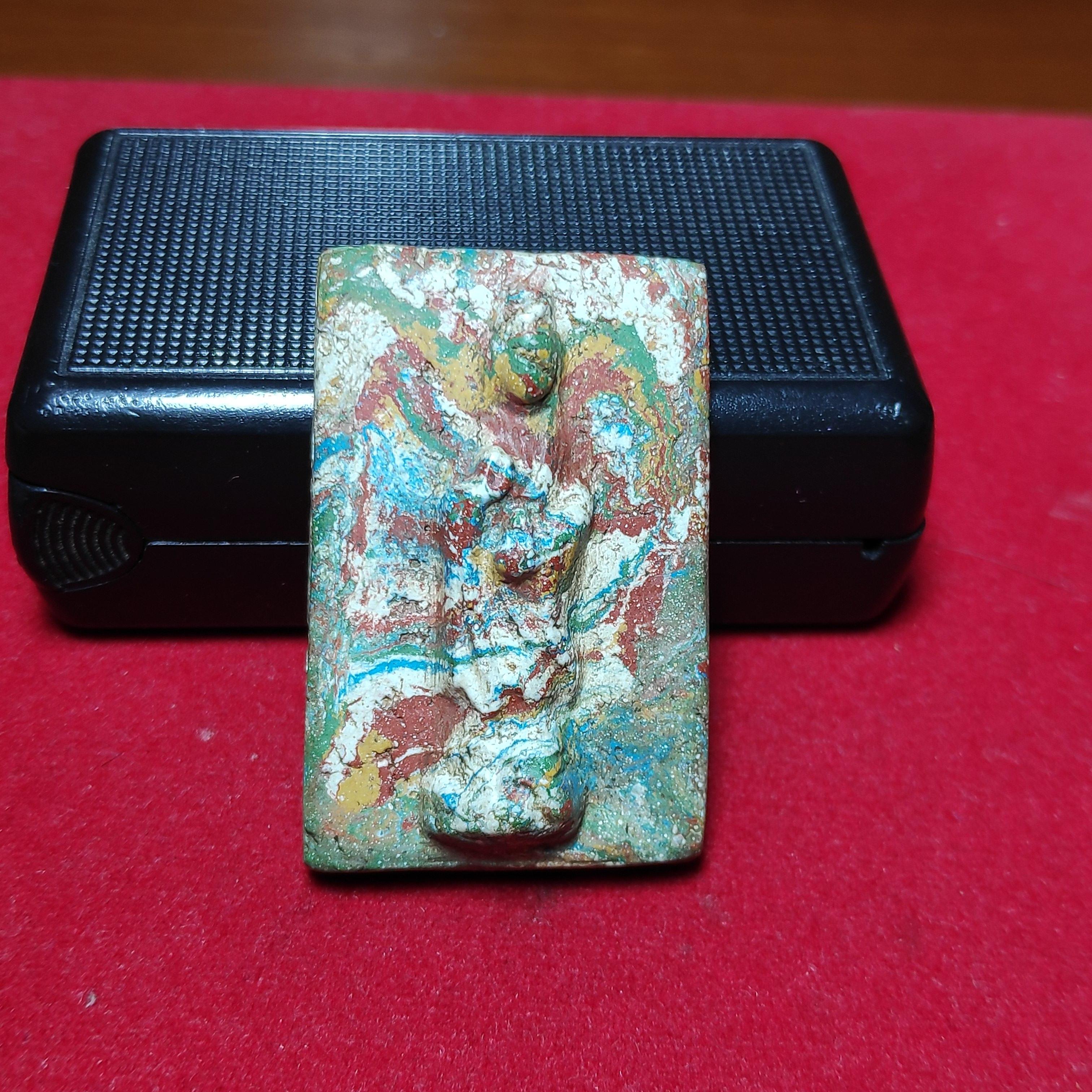 เจ้าแม่กวนอิมหลัง จปร.กรุวัดพระเเก้วเนื้อสายรุ้ง