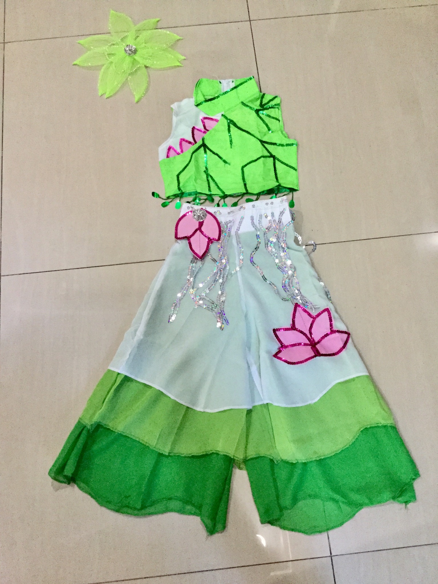 ชุดเต้นเด็กสีเขียวแขนกุด. รหัส 50