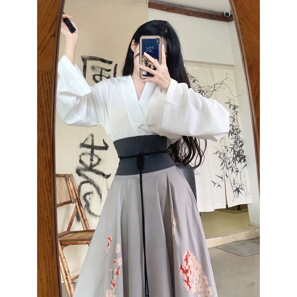 ชุดหม่าเมี่ยนยาว เสื้อขาว+กระโปรงเทา รหัส 589