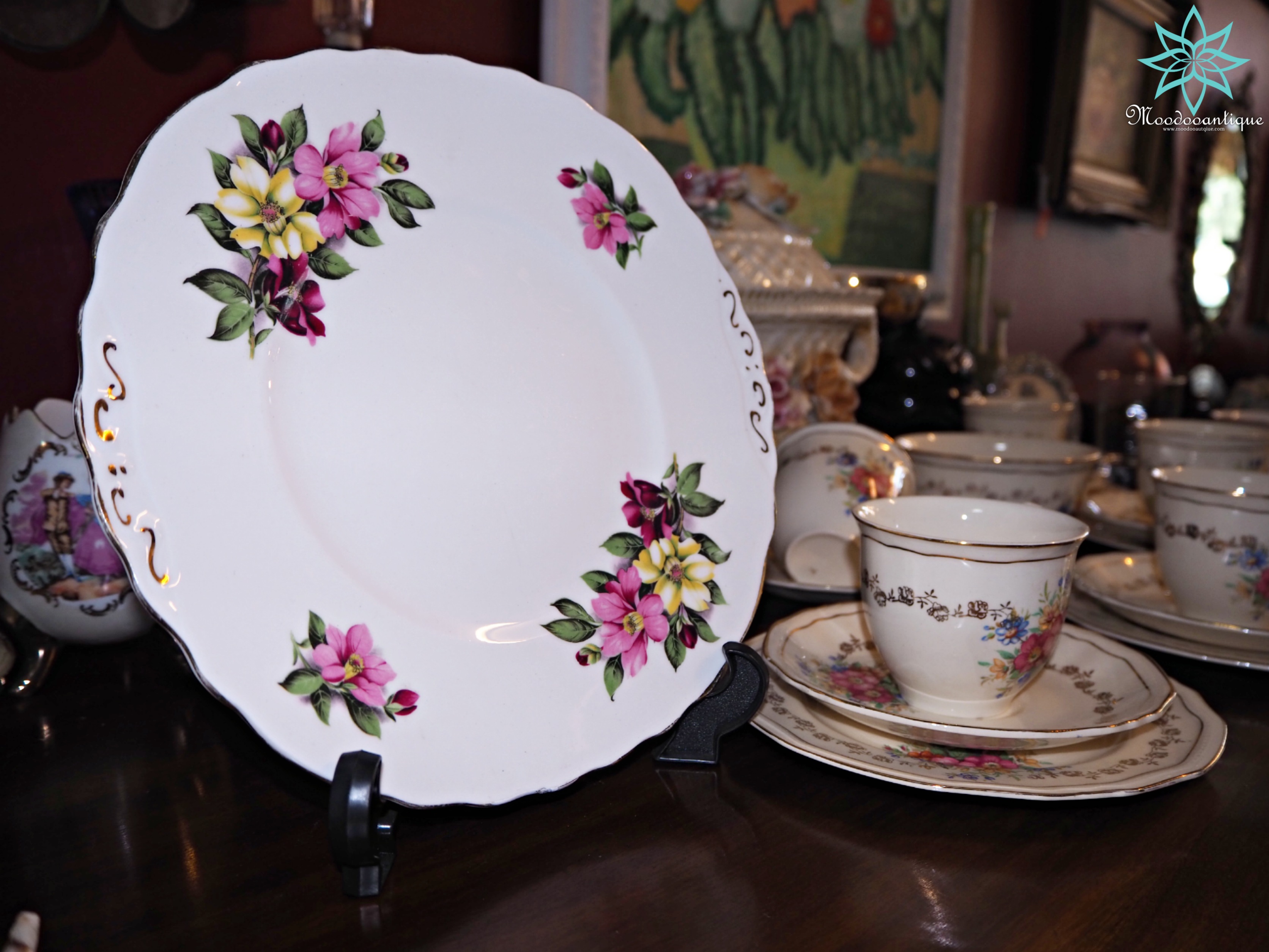 จานแบรนด์ BONE CHINA Colclough MADE IN ENGLAND A PRODUCT OF RIDGWAY POTTERIES LTD