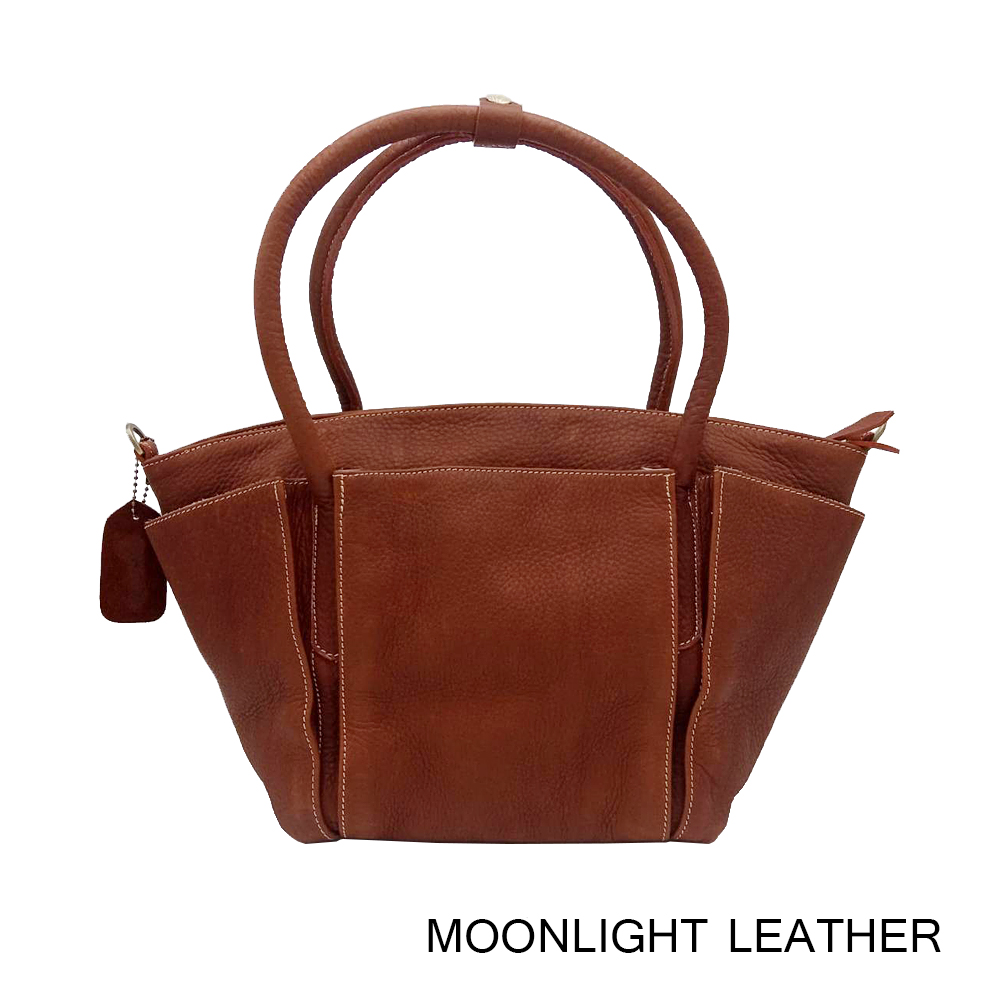 กระเป๋าสะพายหนังแท้ MOONLIGHT รุ่น HoneyComb สีน้ำตาลอ่อน ทำจากหนังวัวแบบชามัวร์ นุ่มมาก ทนทาน ไม่ลอกร่อน ยิ่งใช้ยิ่งสวย