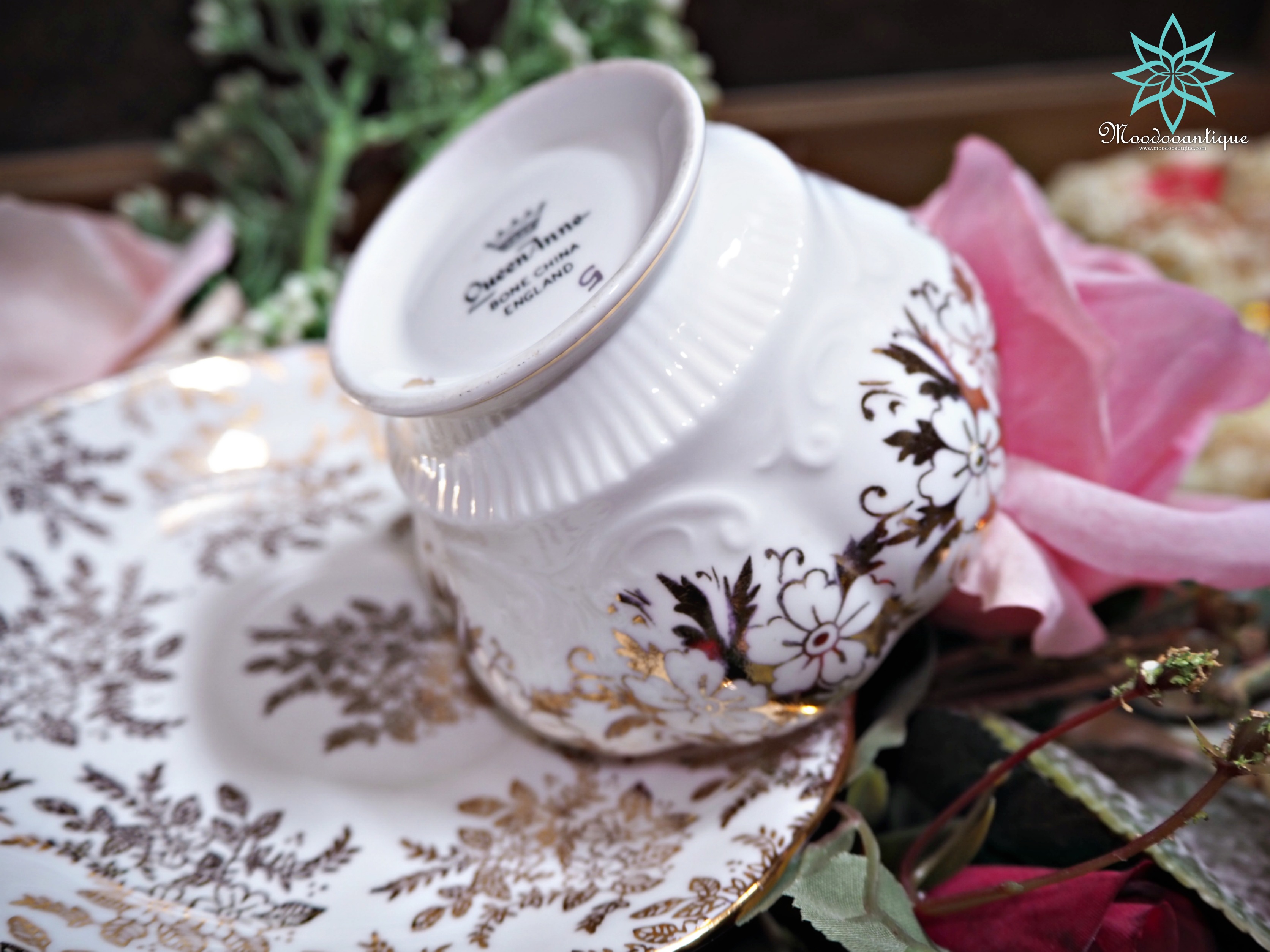 Queen Anne England gold 24 k