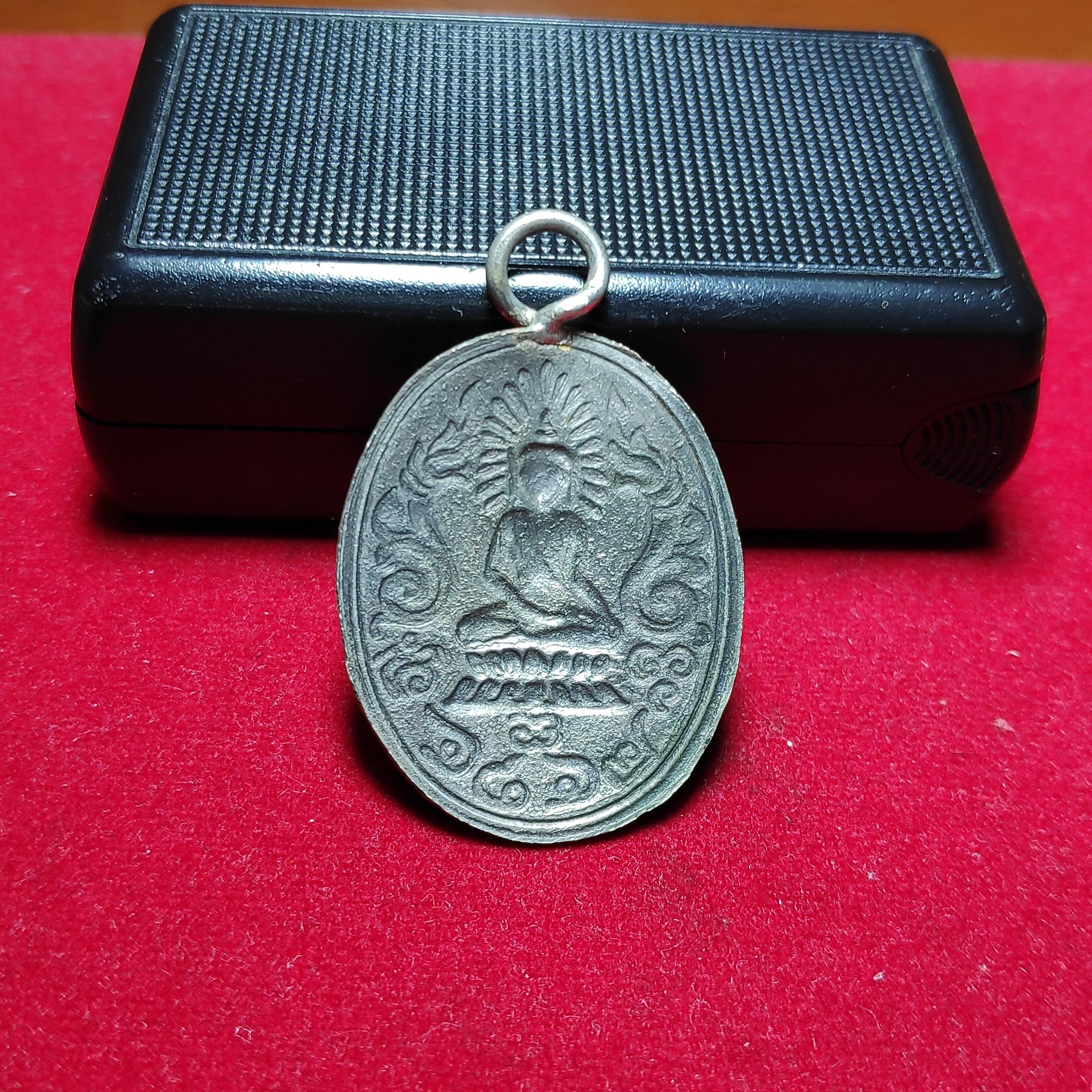 เหรียญพระพรหมมุนีหลังแบบสังฆราชแพวัดสุทัศน์ปี2464