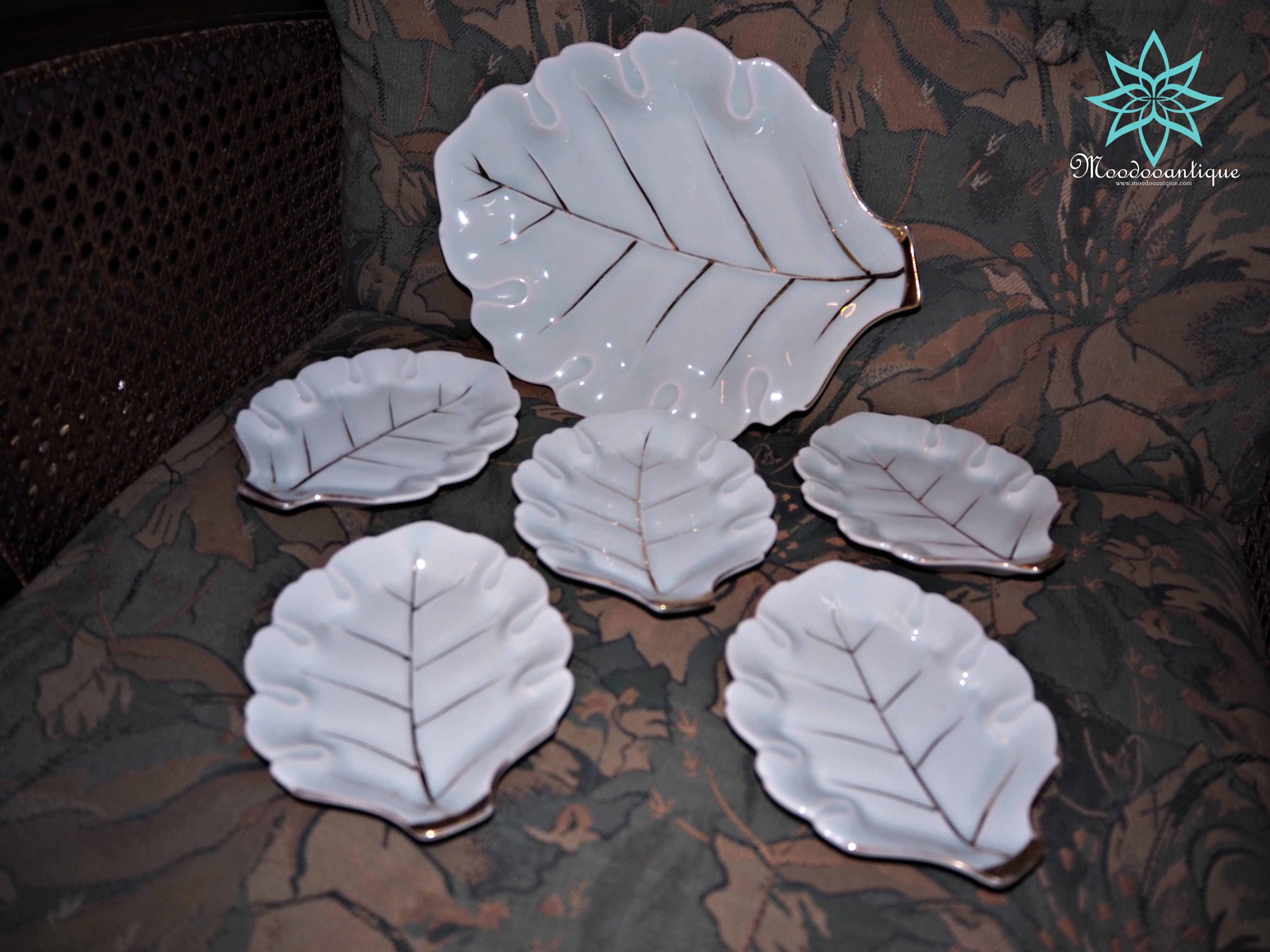 จานรูปใบไม้ FANCY JAPAN