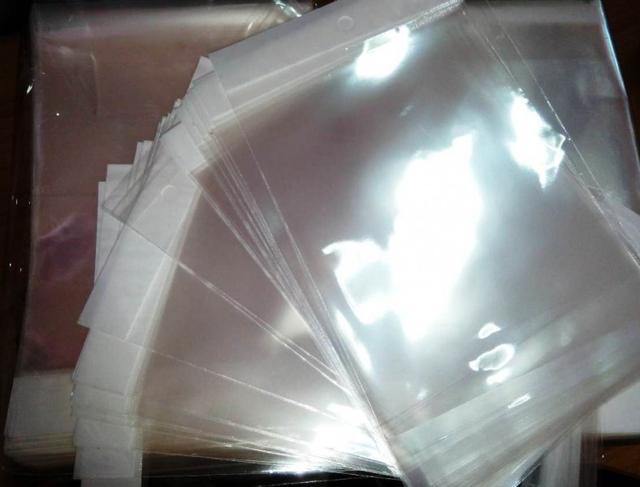 ถุงแก้วซิลหัวมุก สำหรับบรรจุสินค้า มีเจาะรูเพื่อใช้สำหรับแขวนแสดงสินค้า