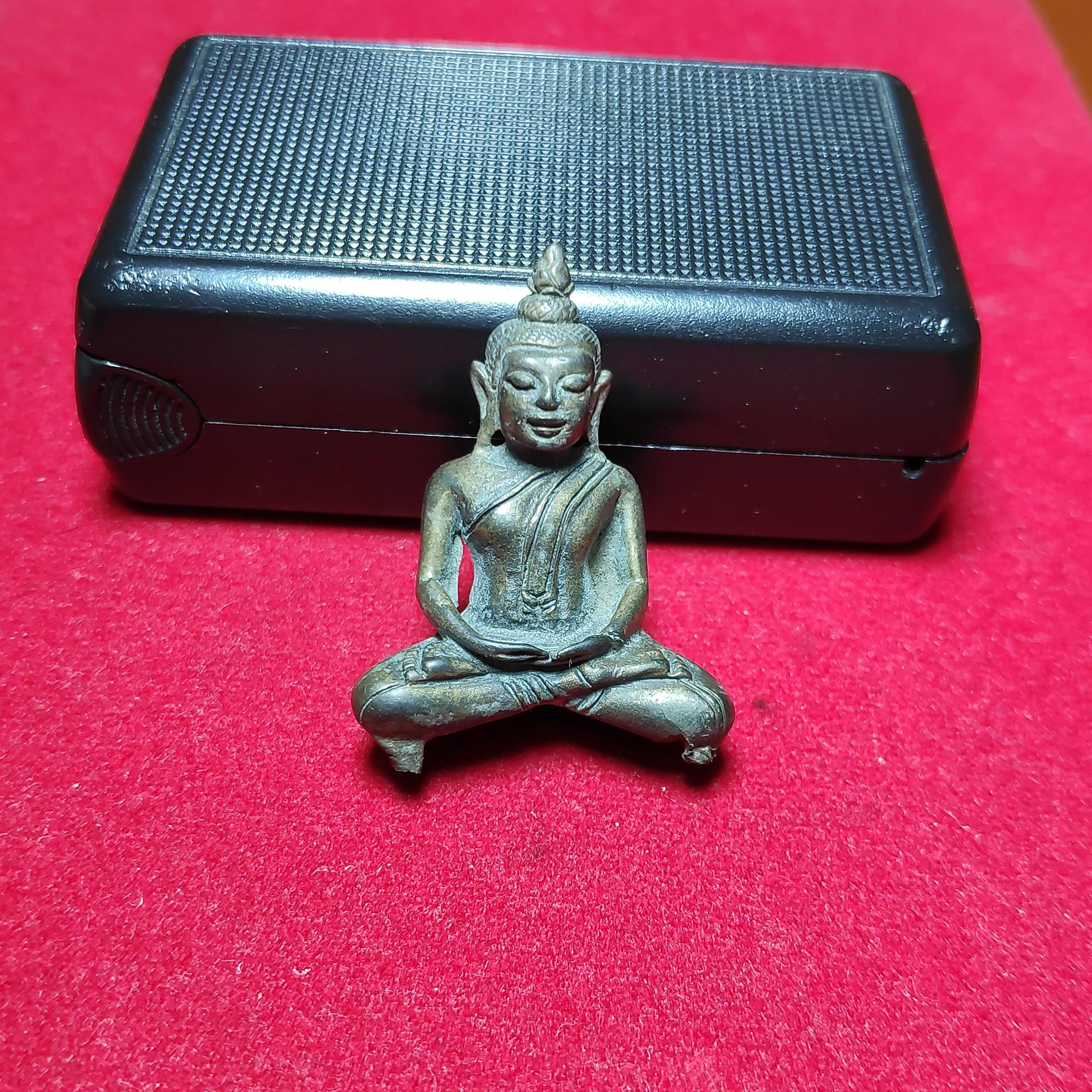 รูปหล่อพระเชียงเเสนเนื้อสัมฤทธิ์ขนาดห้อยคอ