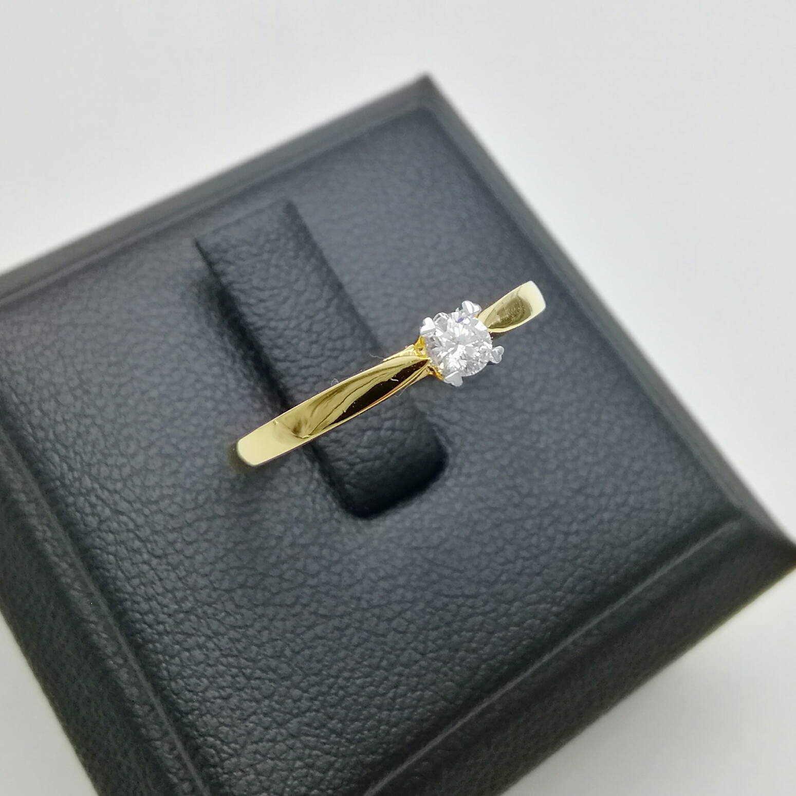 แหวนเพชรแท้รวม 0.10 cts