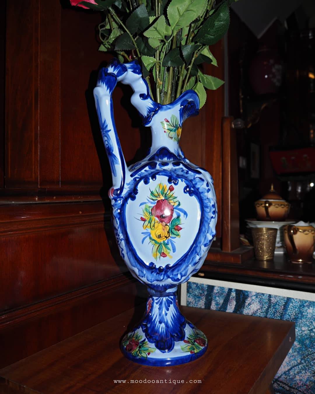 แจกันทรงสูงปากแคบ งานโปรตุเกส