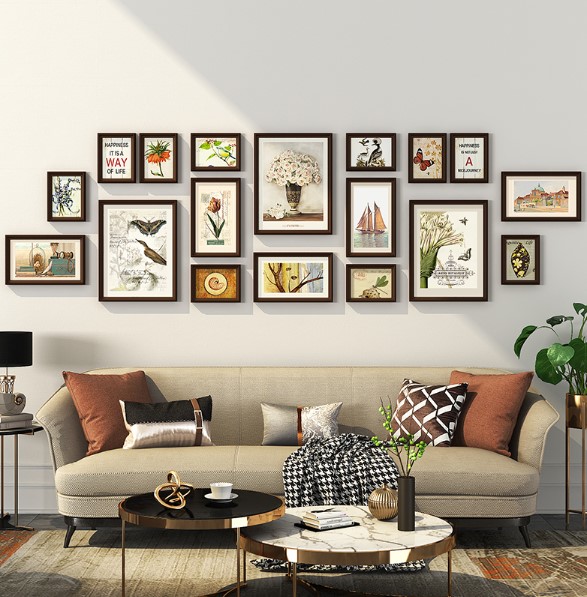 ชุดกรอบรูปติดผนัง Retro (Brown18) กรอบรูปไม้สีน้ำตาล 18 ชิ้น พร้อมภาพตามแบบและวัสดุติดตั้ง