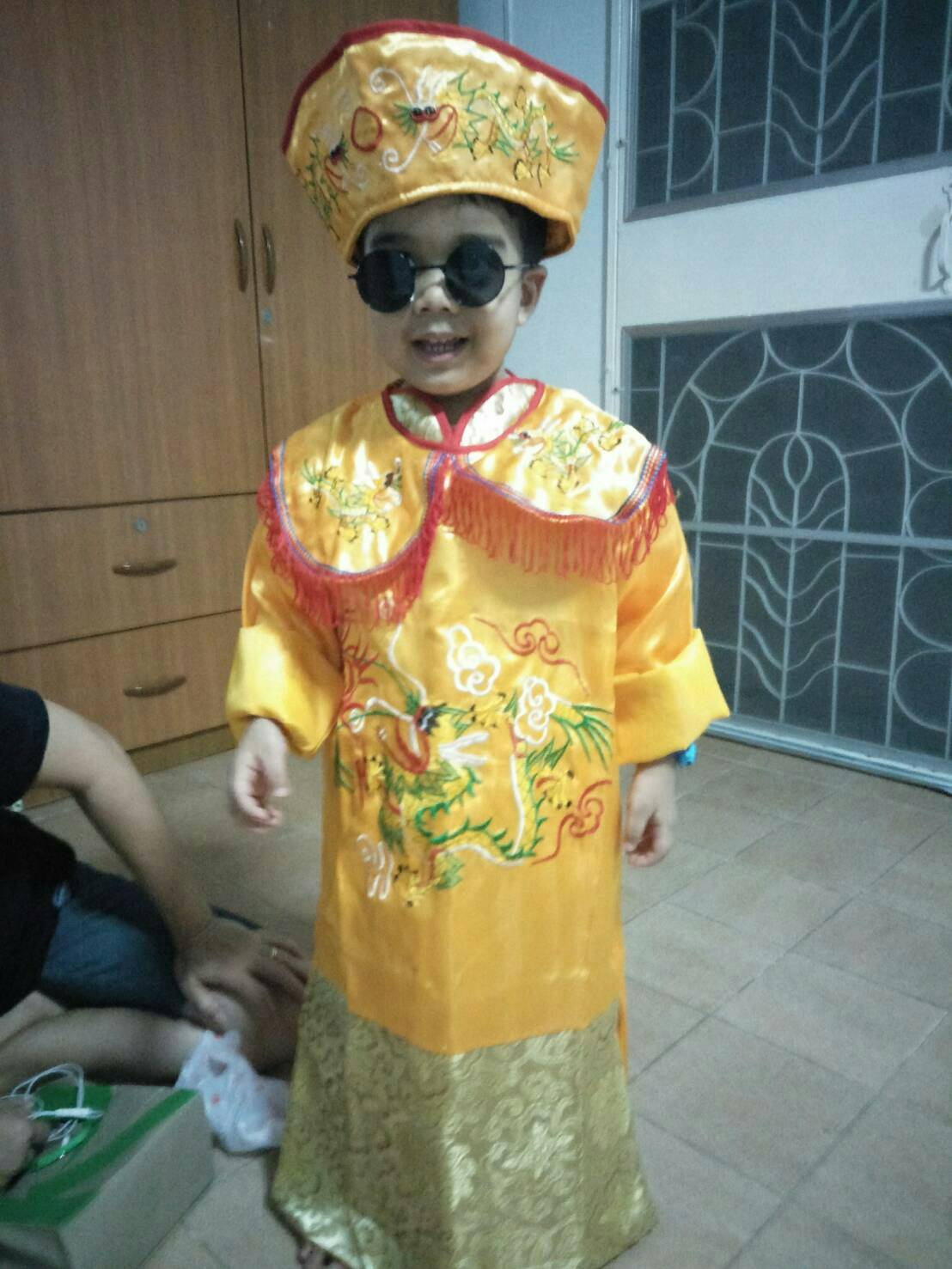 ชุดองค์ชายน้อยราชวงศ์ชิง สีเหลืองลายปัก รหัส CH 55 สินค้าพร้อมส่ง
