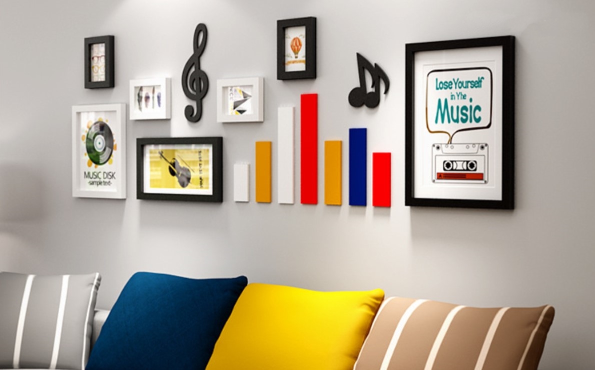 ชุดกรอบรูปติดผนัง Music กรอบรูปไม้ 7 ชิ้น+งานไม้ตกแต่งแนวดนตรี พร้อมรูปภาพตามแบบและวัสดุติดตั้ง