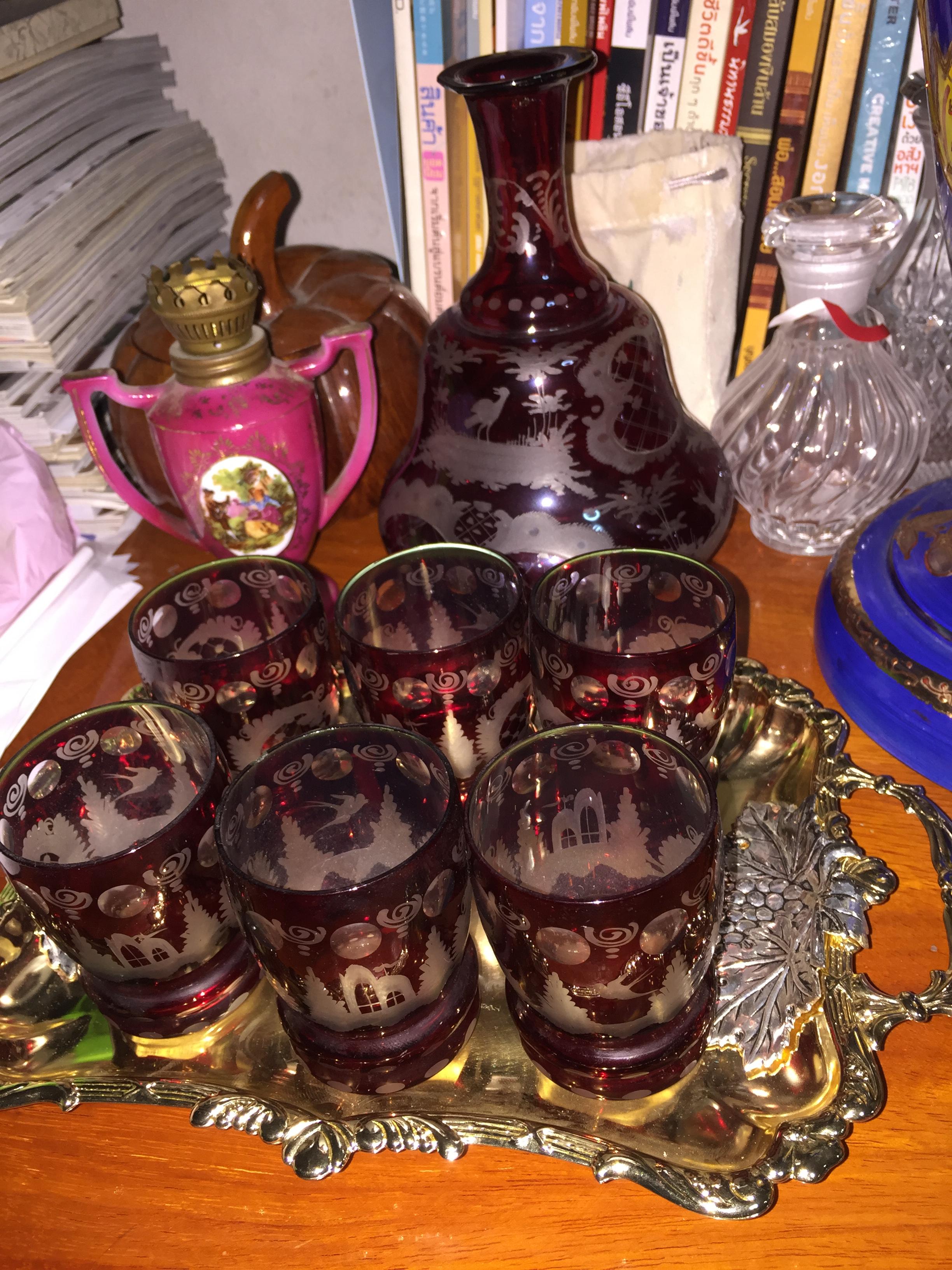 เครื่องแก้วแอนทีคโบฮีเมี่ยน