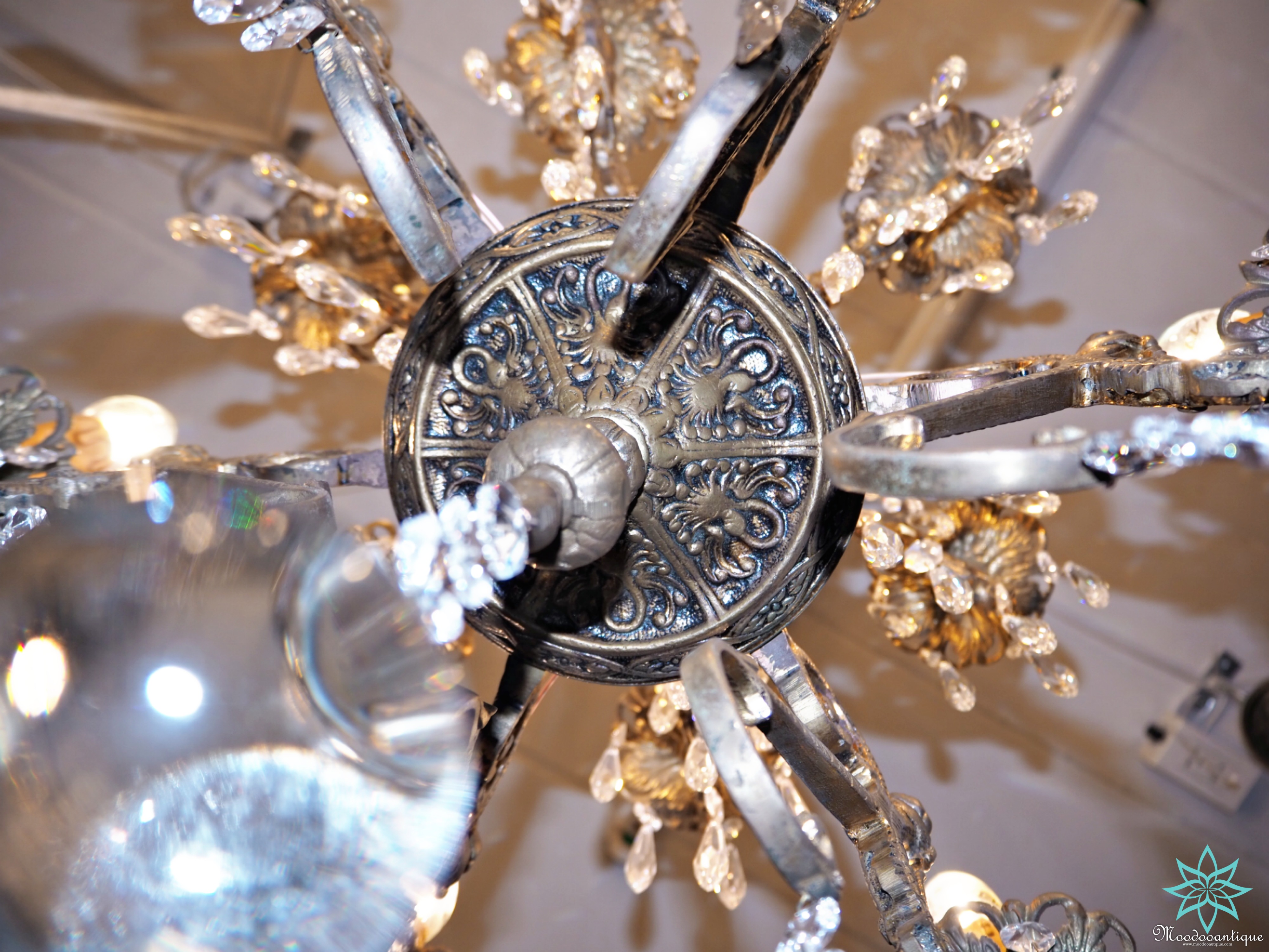 Rare Antique Brass and crystal chandelier แอนทีคช่อโคมไฟทองเหลืองงานฝรั่งเศส