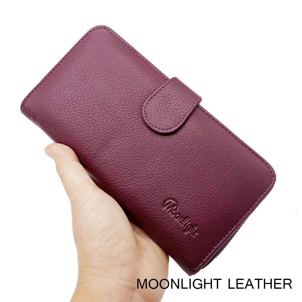 กระเป๋าสตางค์ผู้หญิง ใบยาวสวยงาม สีม่วง ทำจากหนังวัวแท้แสนนุ่ม ทนทาน โดนน้ำได้ ไม่ลอกร่อน พร้อมกล่องแบรนด์แท้